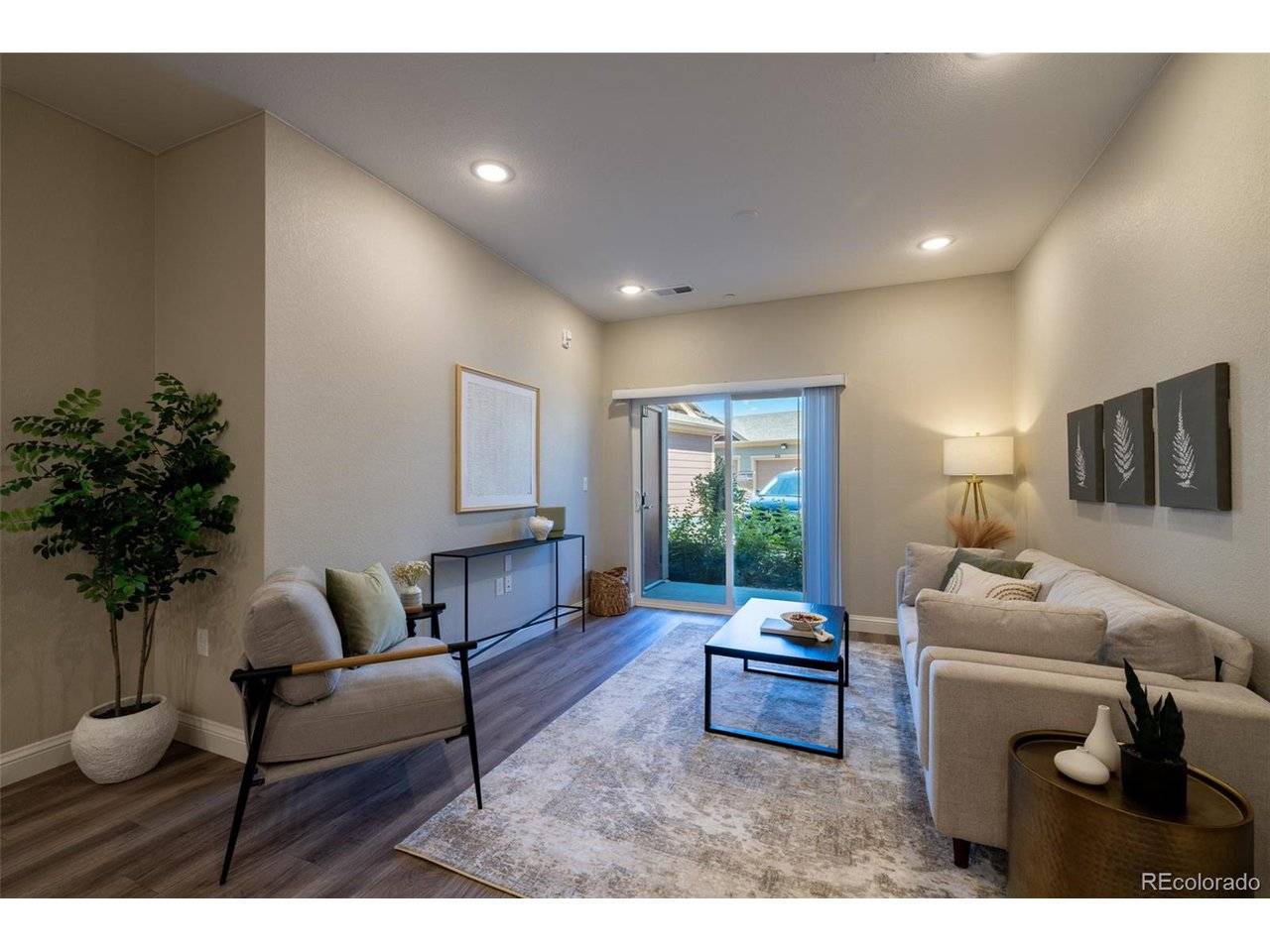 Littleton, CO 80127,9992 W Victoria #103