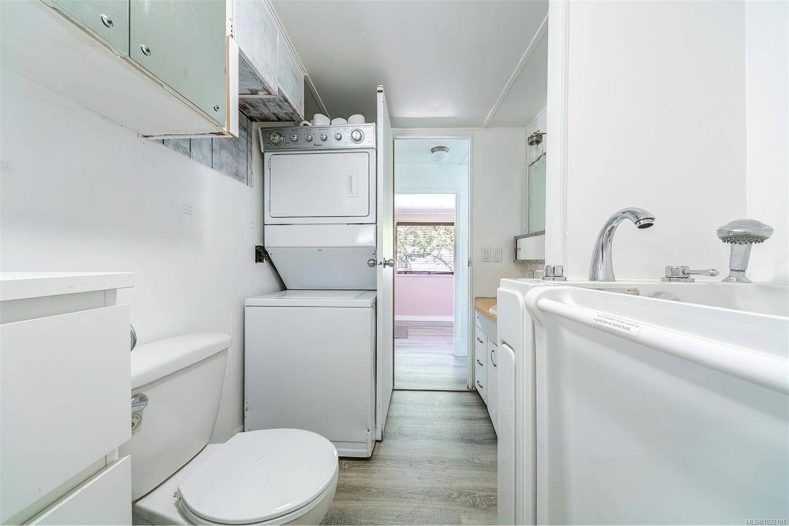 Langford, BC V9B 4C9,2780 Spencer Rd #57