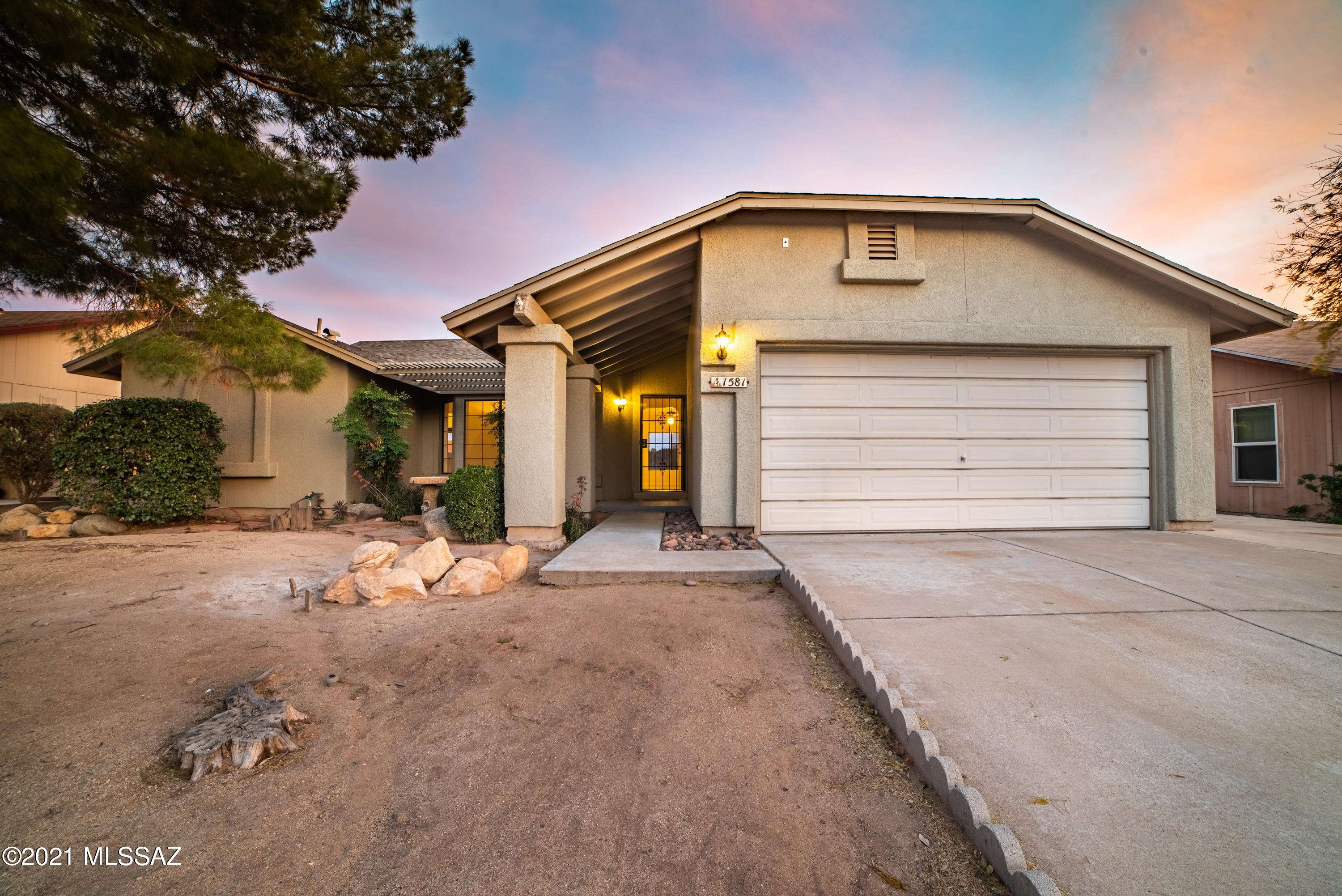 Oro Valley, AZ 85737,1581 W Canyon Shadows Lane