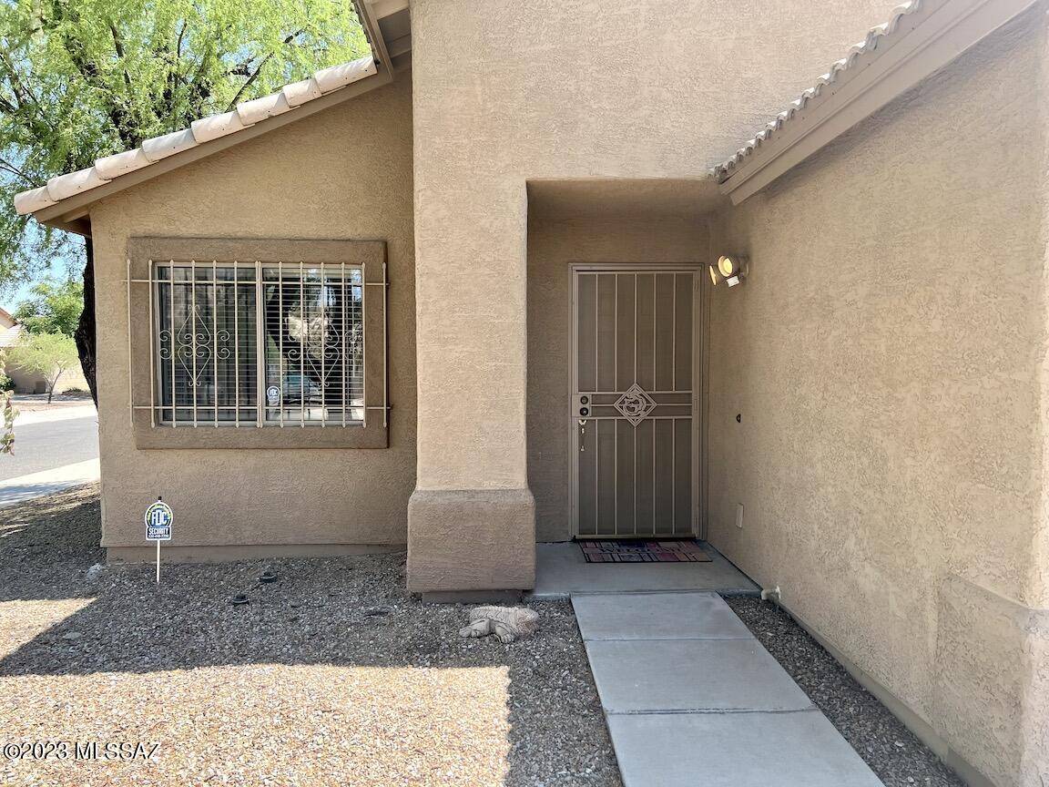 Tucson, AZ 85704,857 W Clear River Street