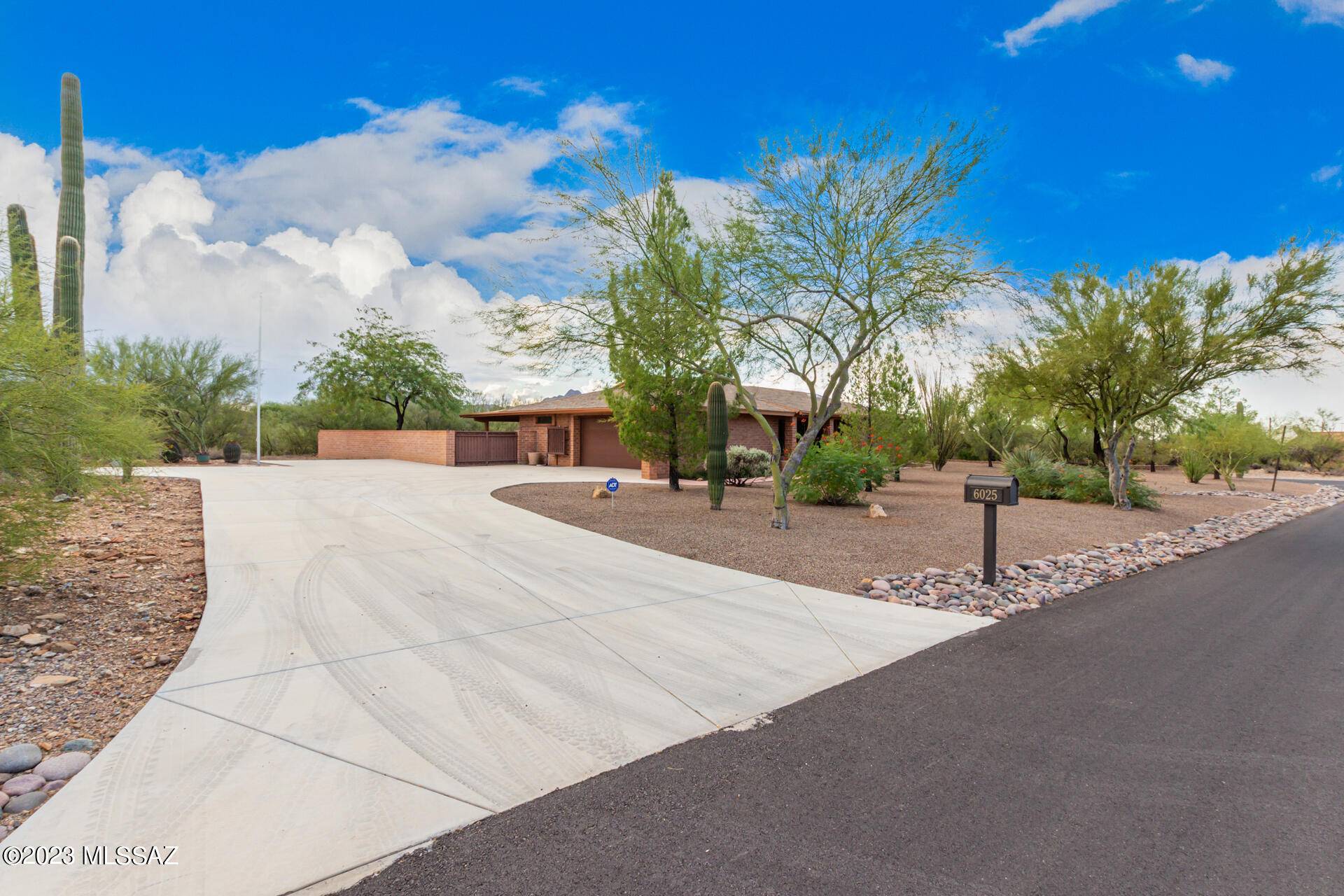 Tucson, AZ 85743,6025 W Bridle Way