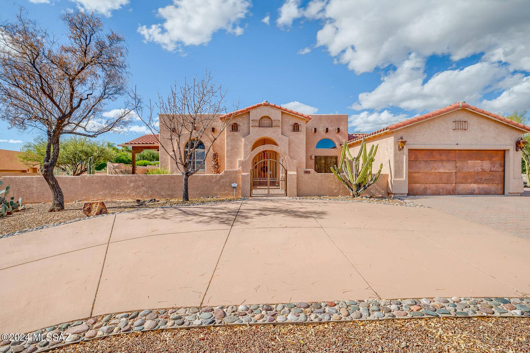 Oro Valley, AZ 85755,985 W Silver Spring Place