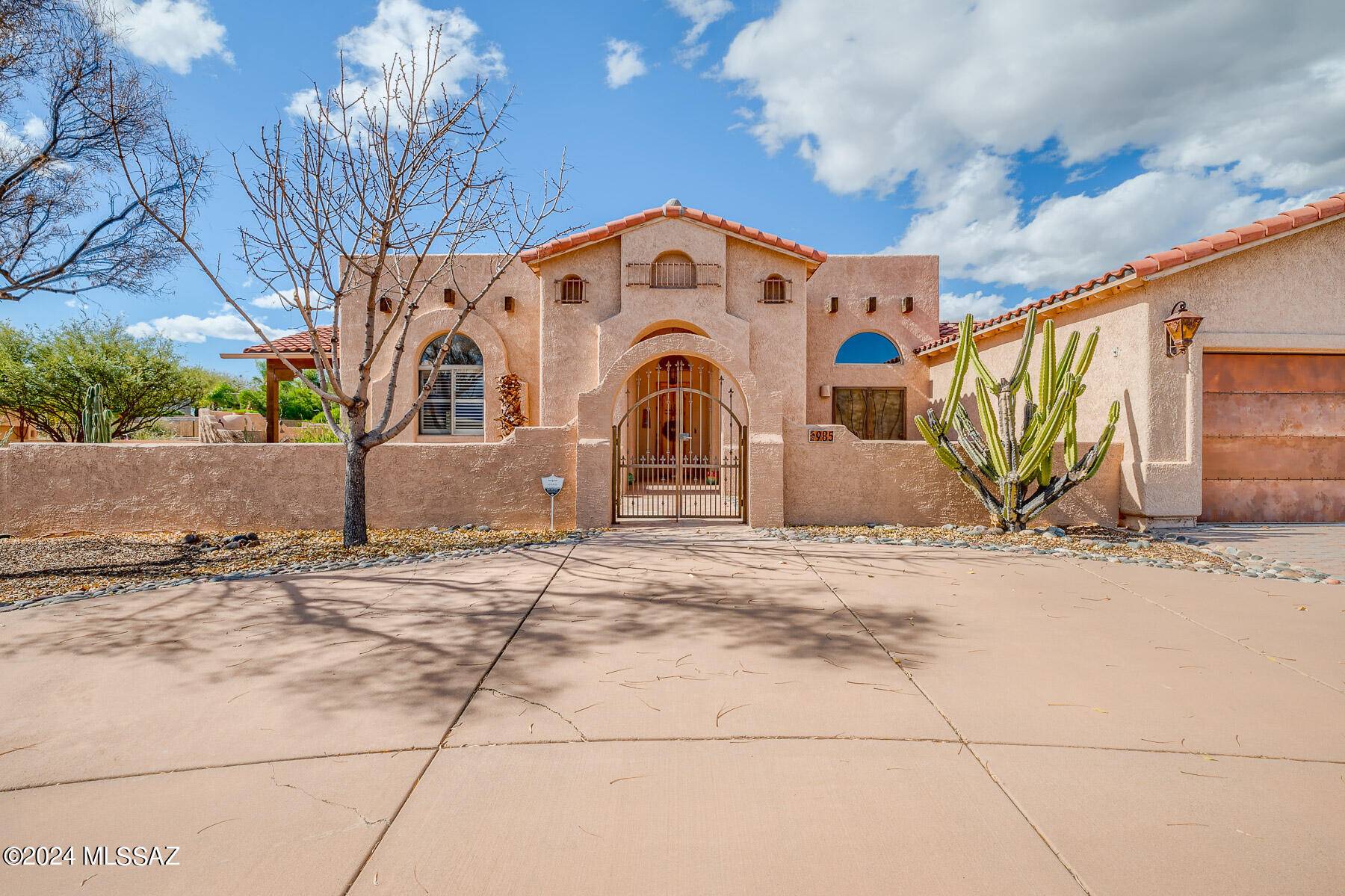 Oro Valley, AZ 85755,985 W Silver Spring Place