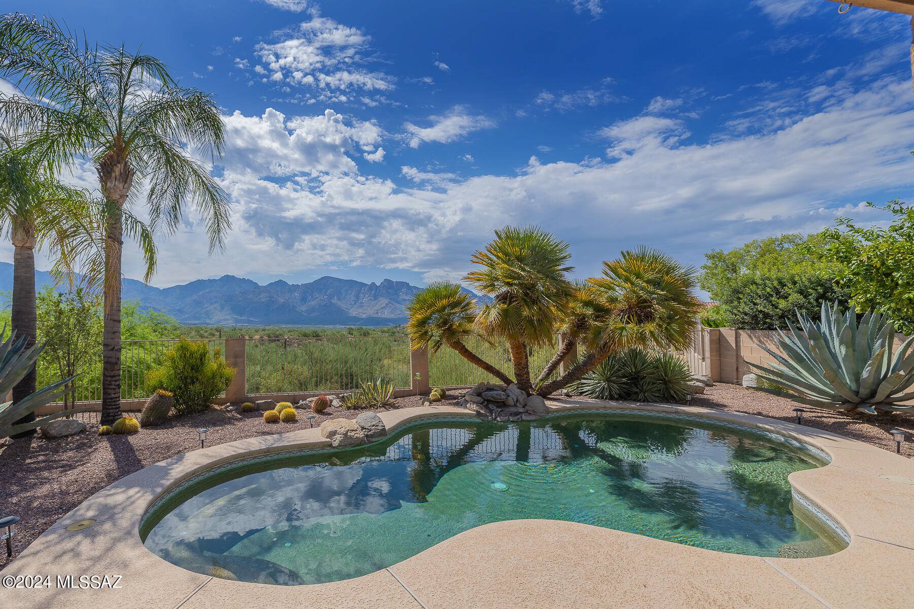 Oro Valley, AZ 85755,13668 N Balancing Rock Drive