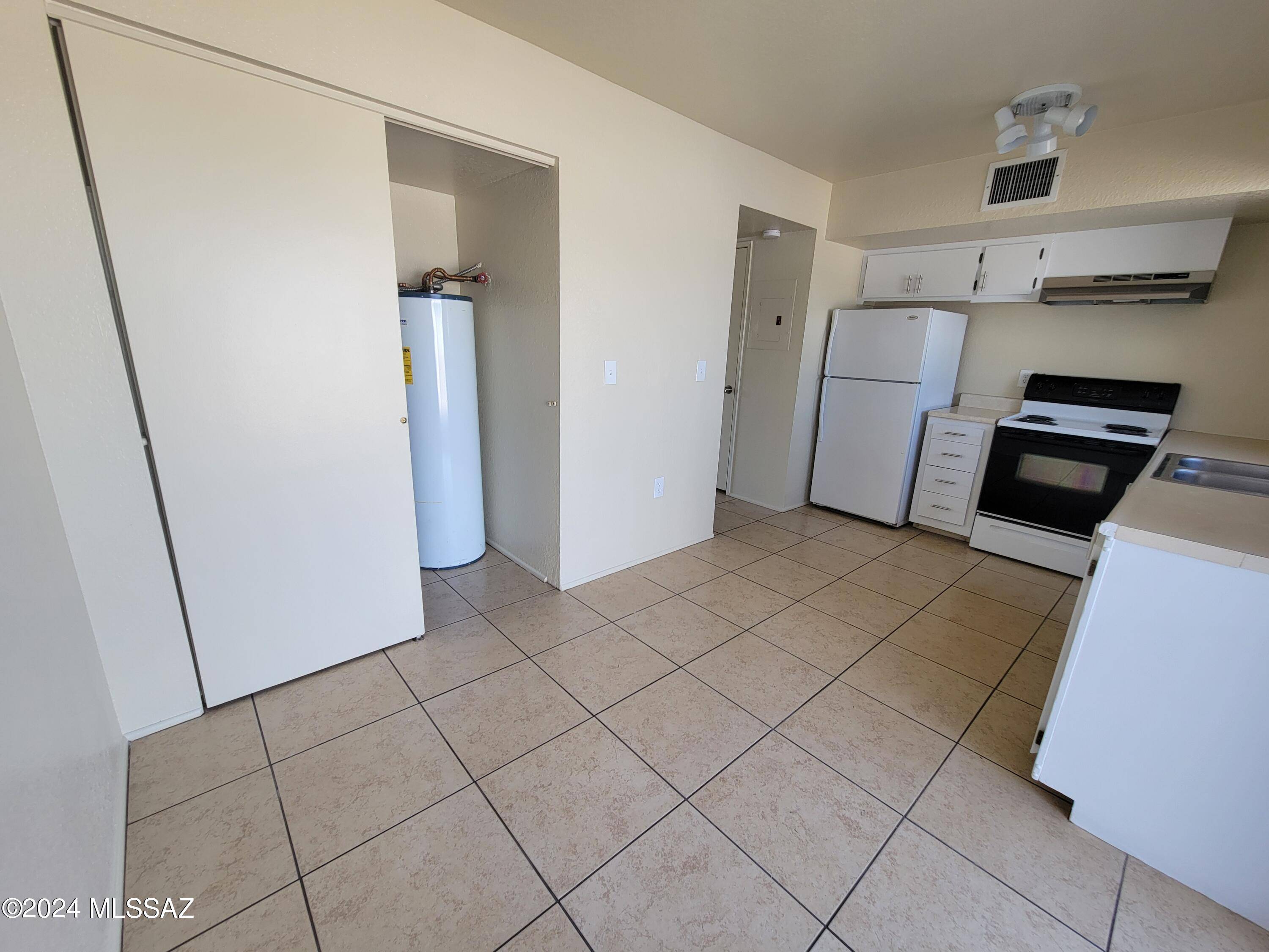 Tucson, AZ 85705,345 E Glenn Street #8