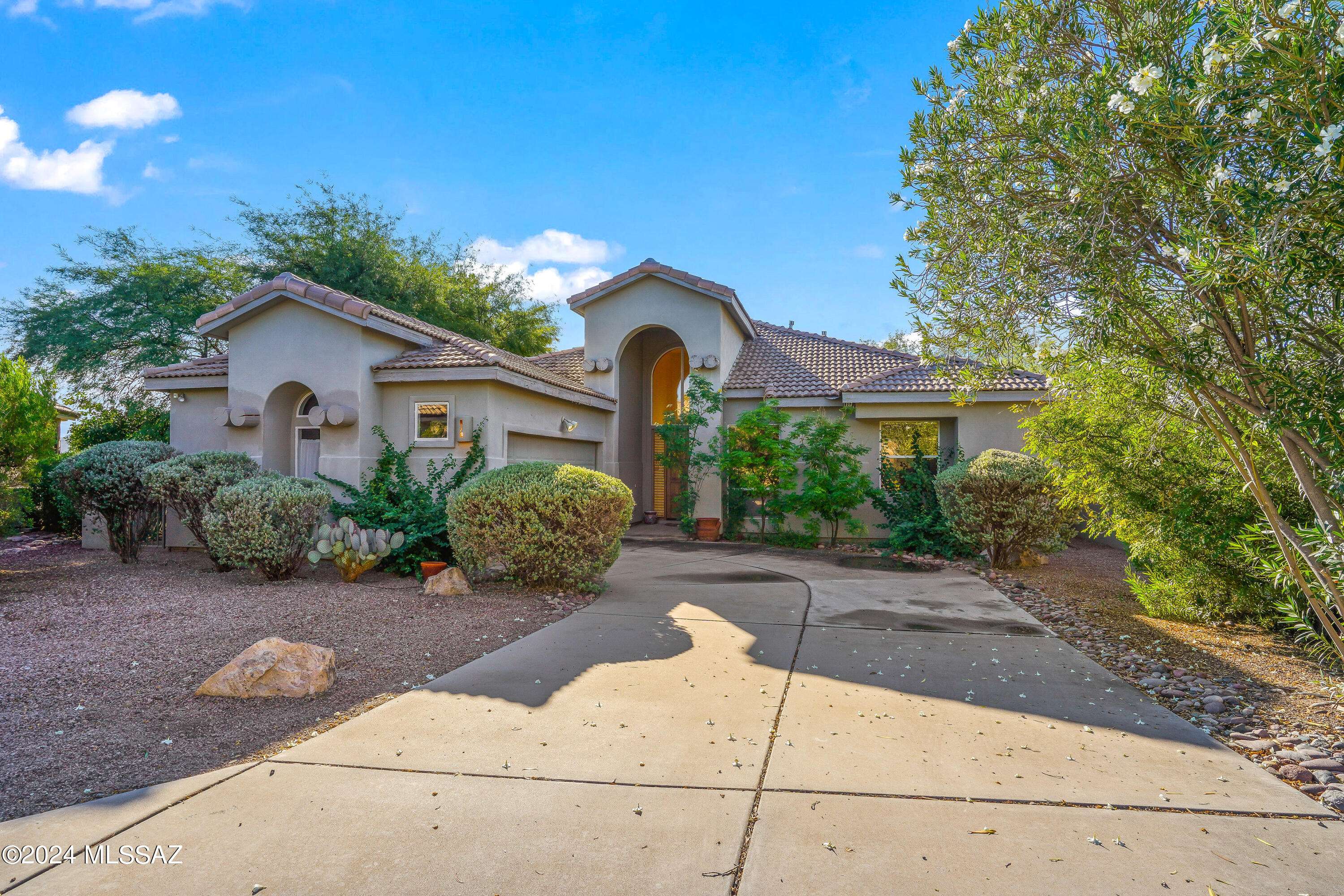 Tucson, AZ 85745,875 S Deer Meadow Loop