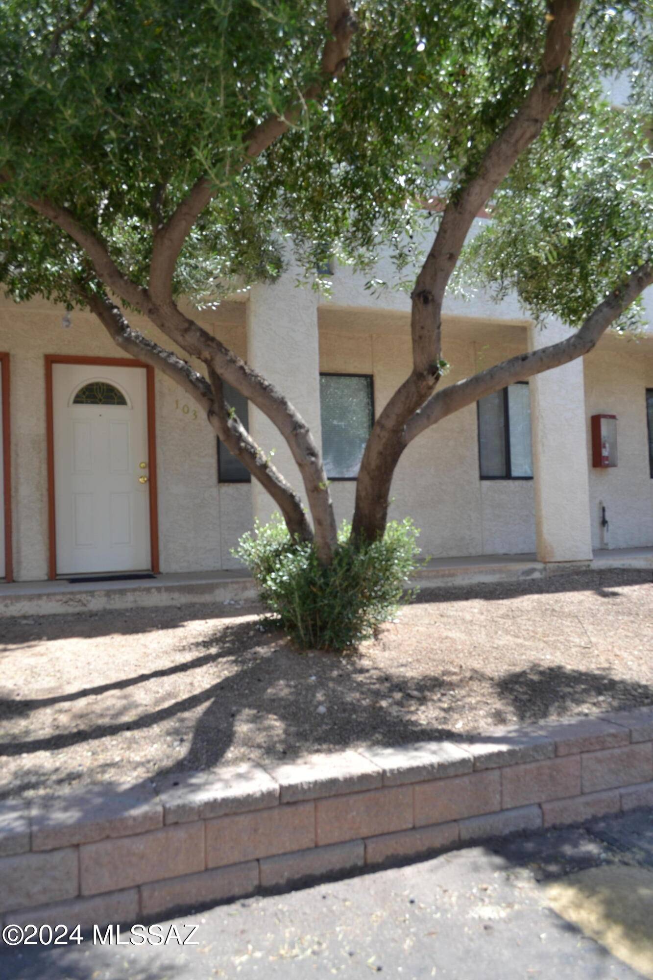 Tucson, AZ 85705,455 W Kelso Street #103