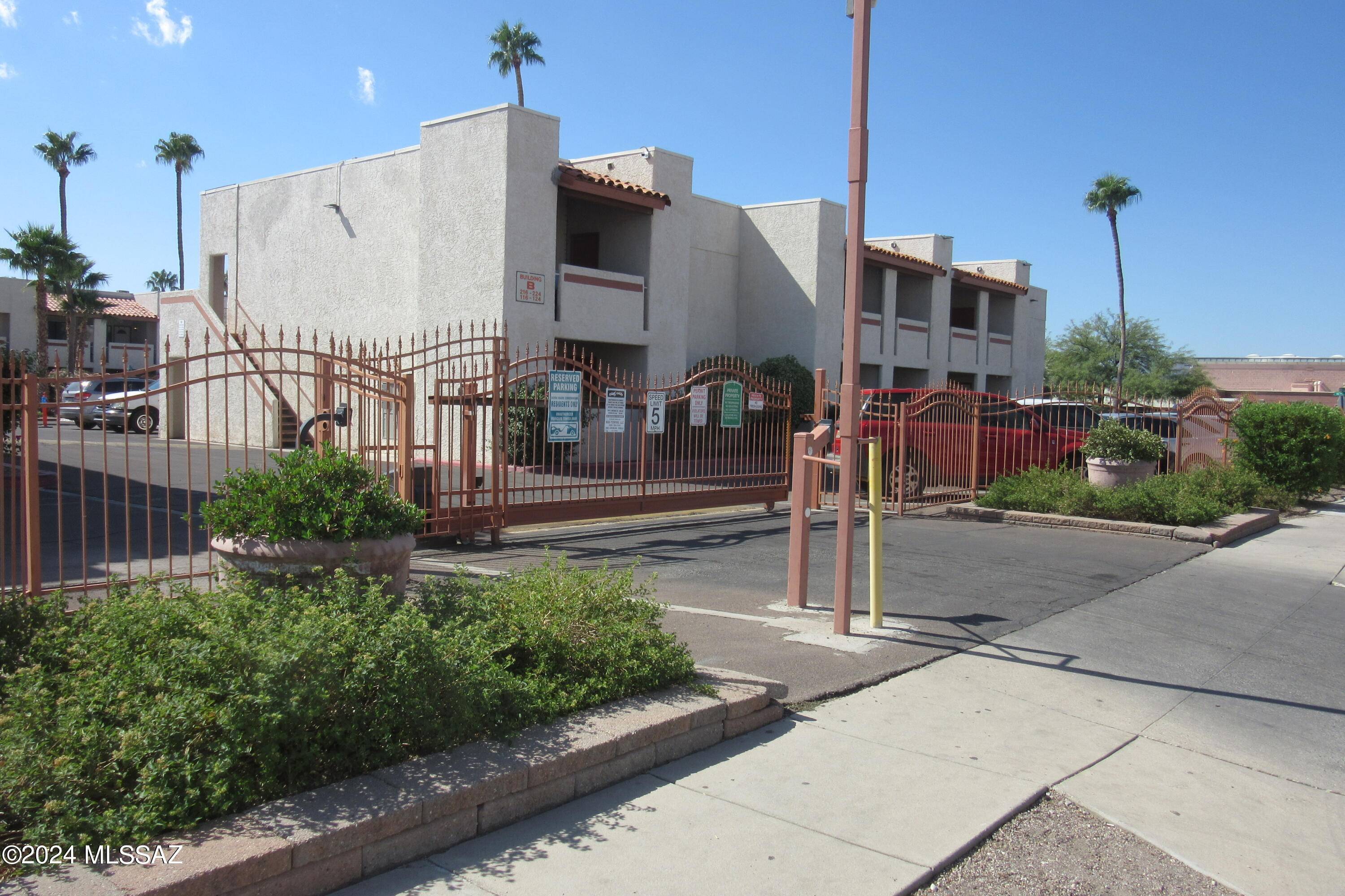 Tucson, AZ 85705,455 W Kelso Street #238