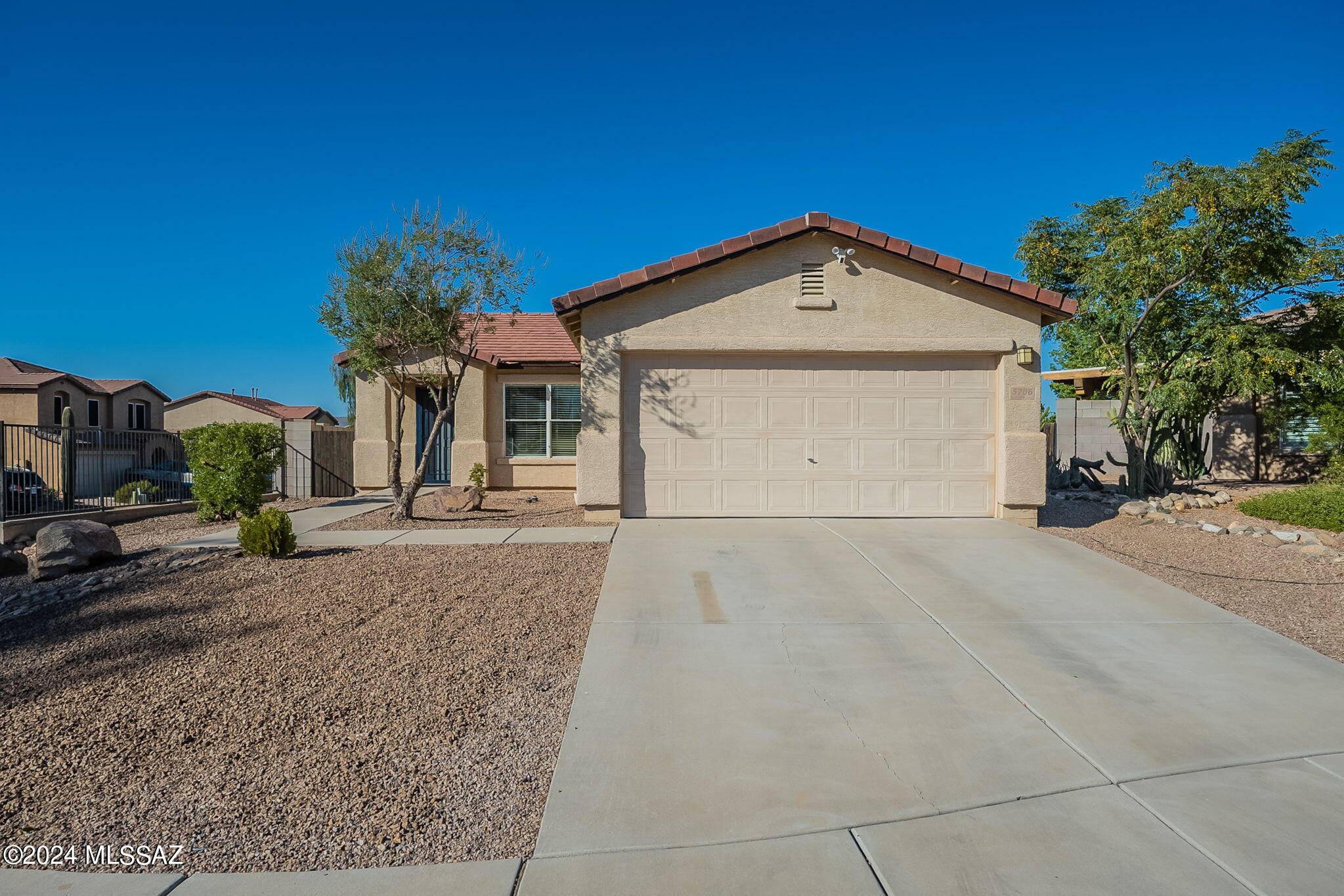 Tucson, AZ 85742,5706 W King Snake Drive