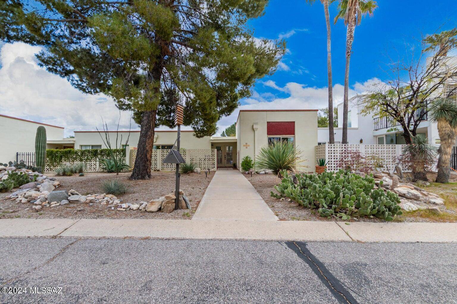 Tucson, AZ 85718,5862 N Camino Esplendora
