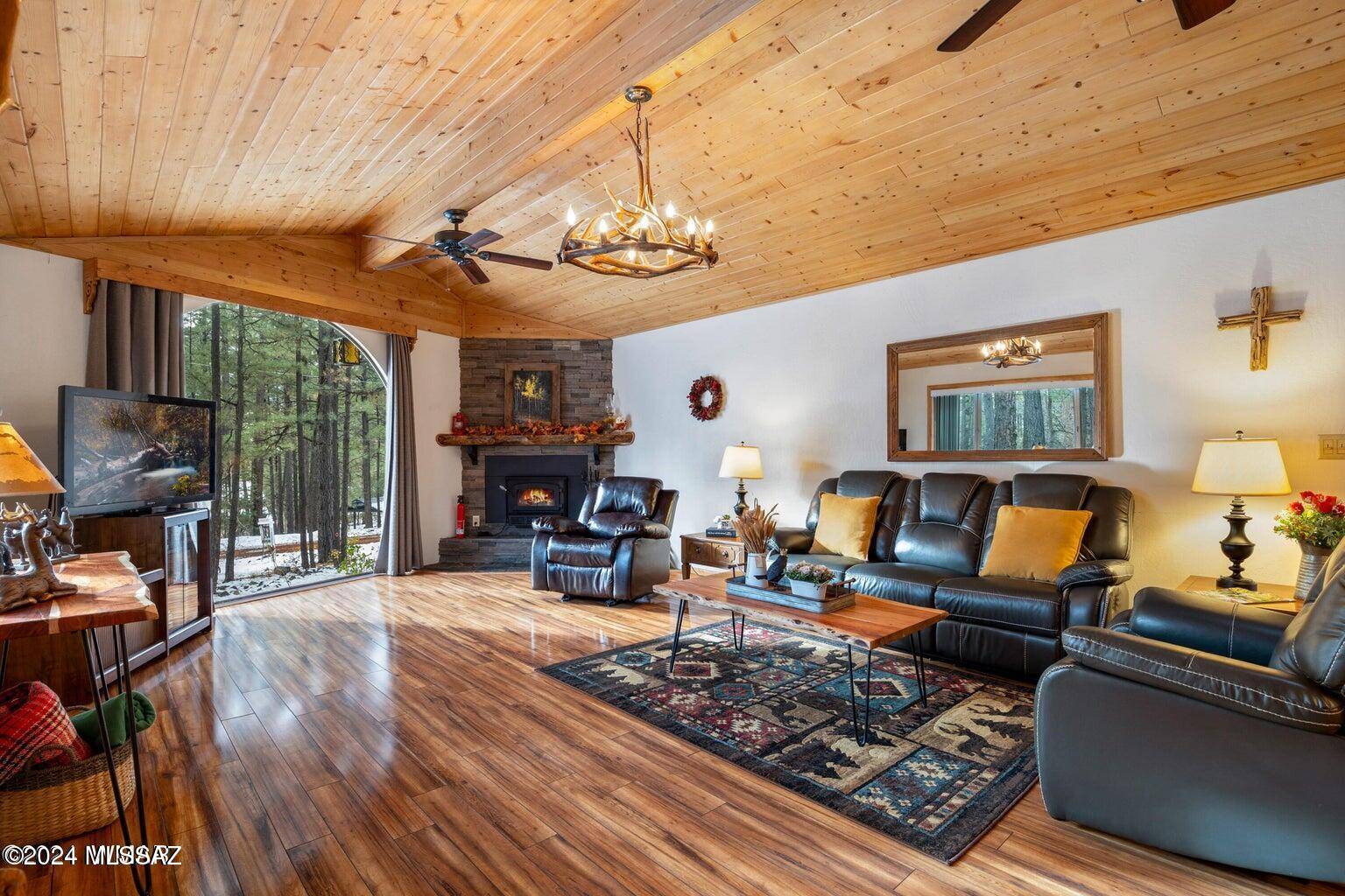 Pinetop, AZ 85935,715 E Alpine Lane