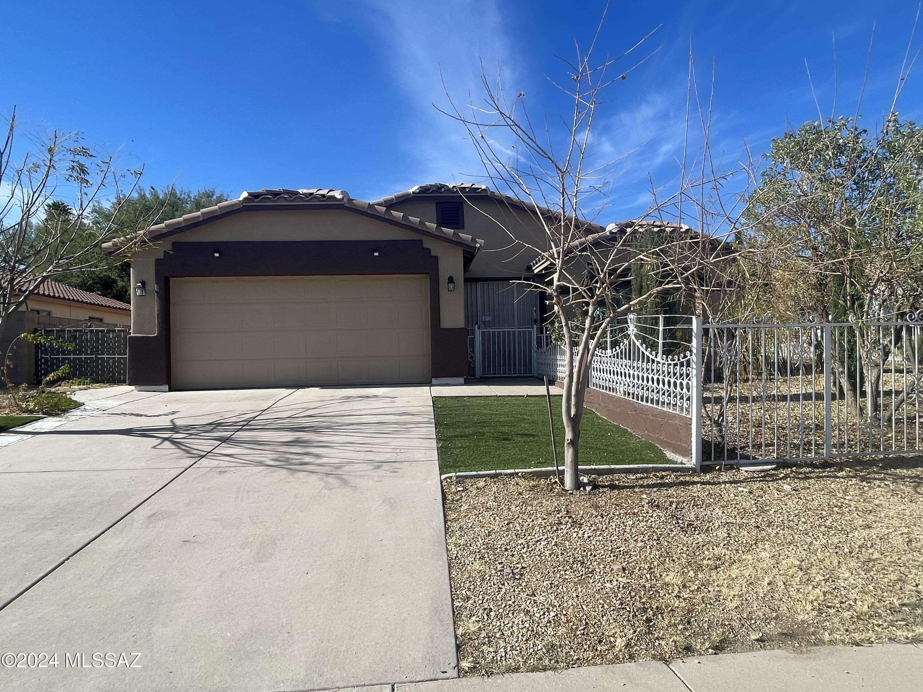 Nogales, AZ 85621,423 Camino Dona Cydney