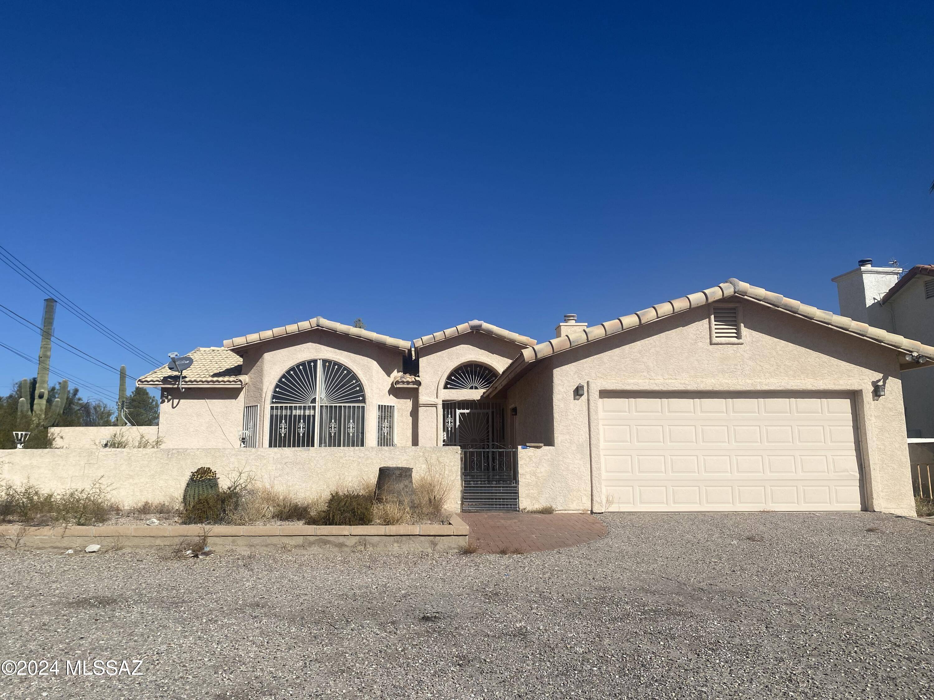 Tucson, AZ 85745,2242 W Golden Hills Road