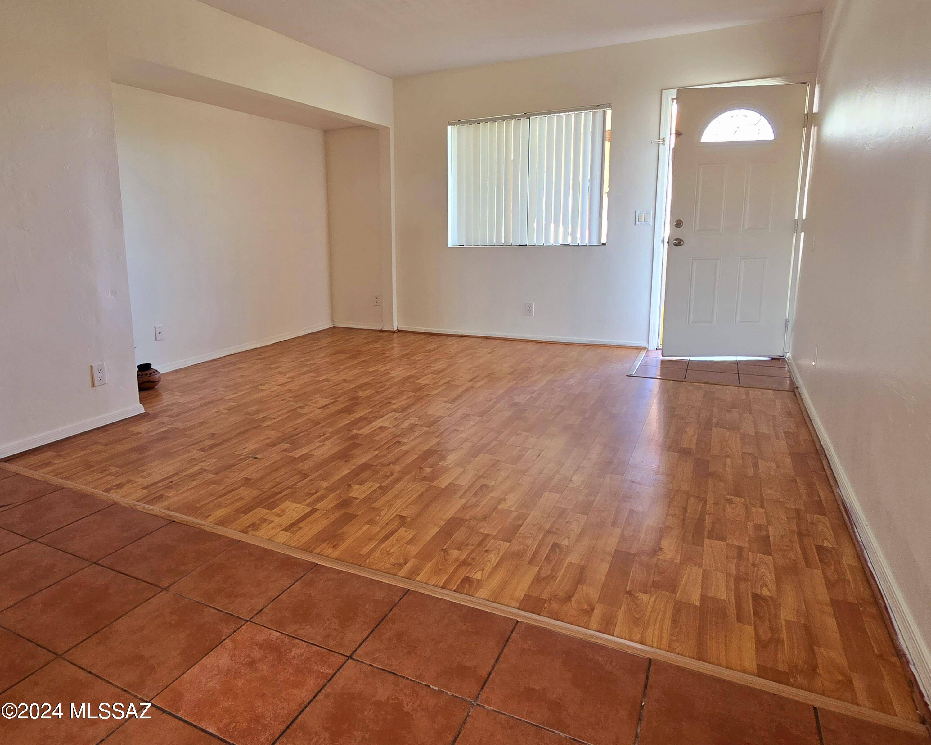 Tucson, AZ 85705,455 W Kelso Street #220