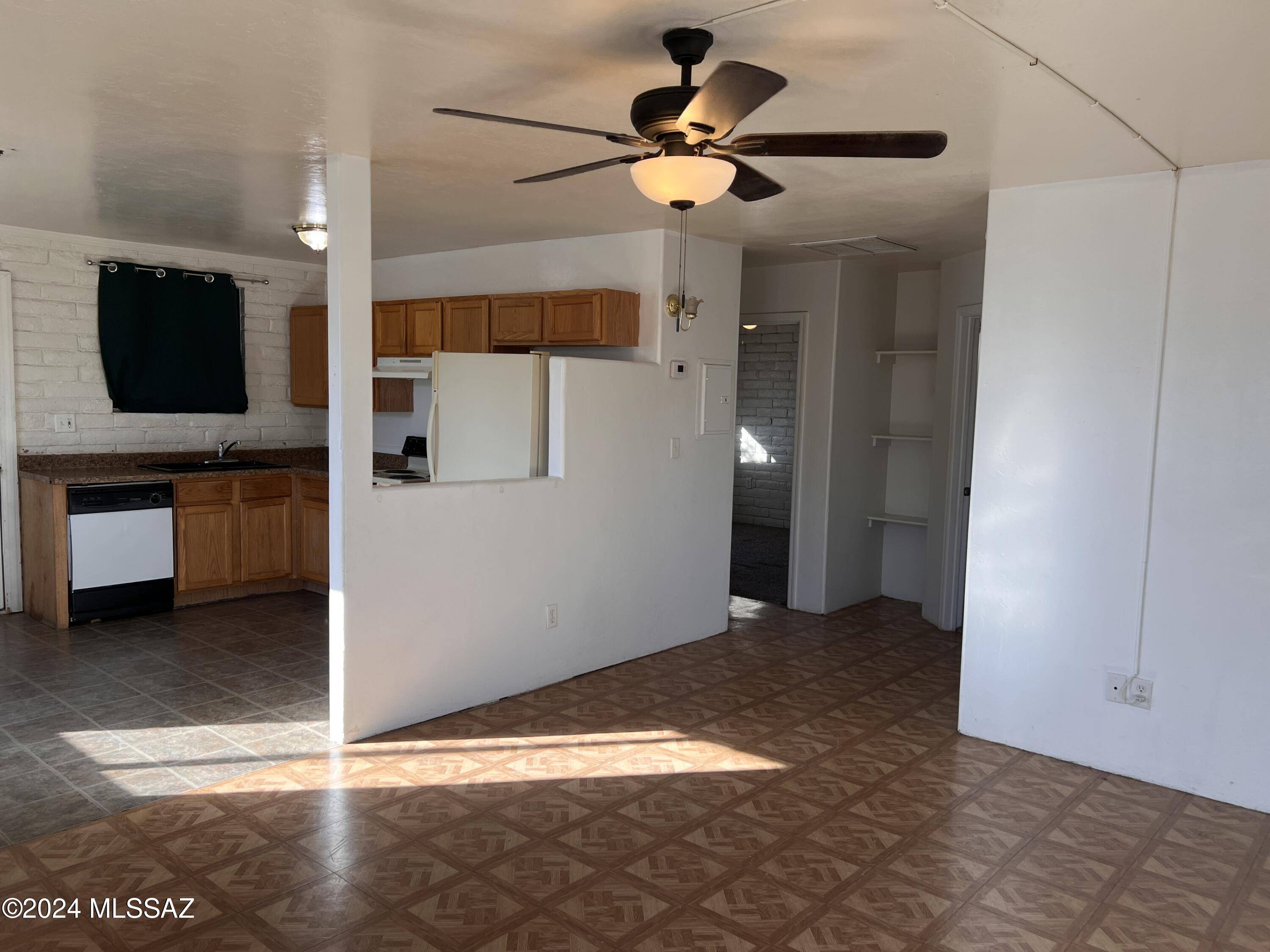 Tucson, AZ 85745,1213 W Niagara Street #2