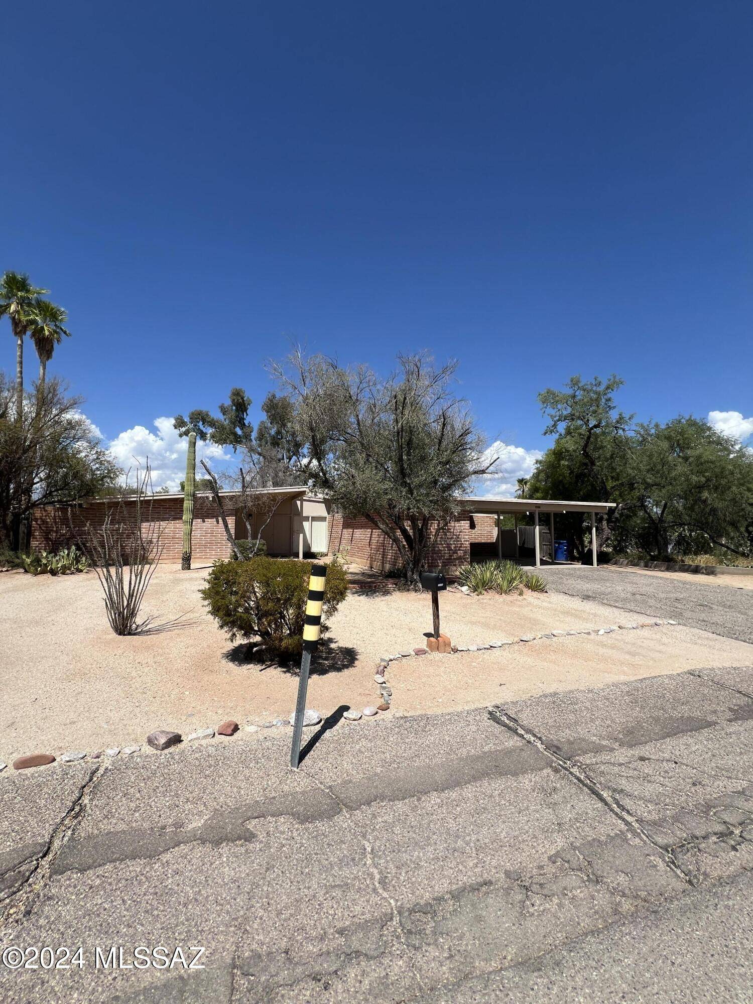 Tucson, AZ 85715,8817 E Lancaster Road