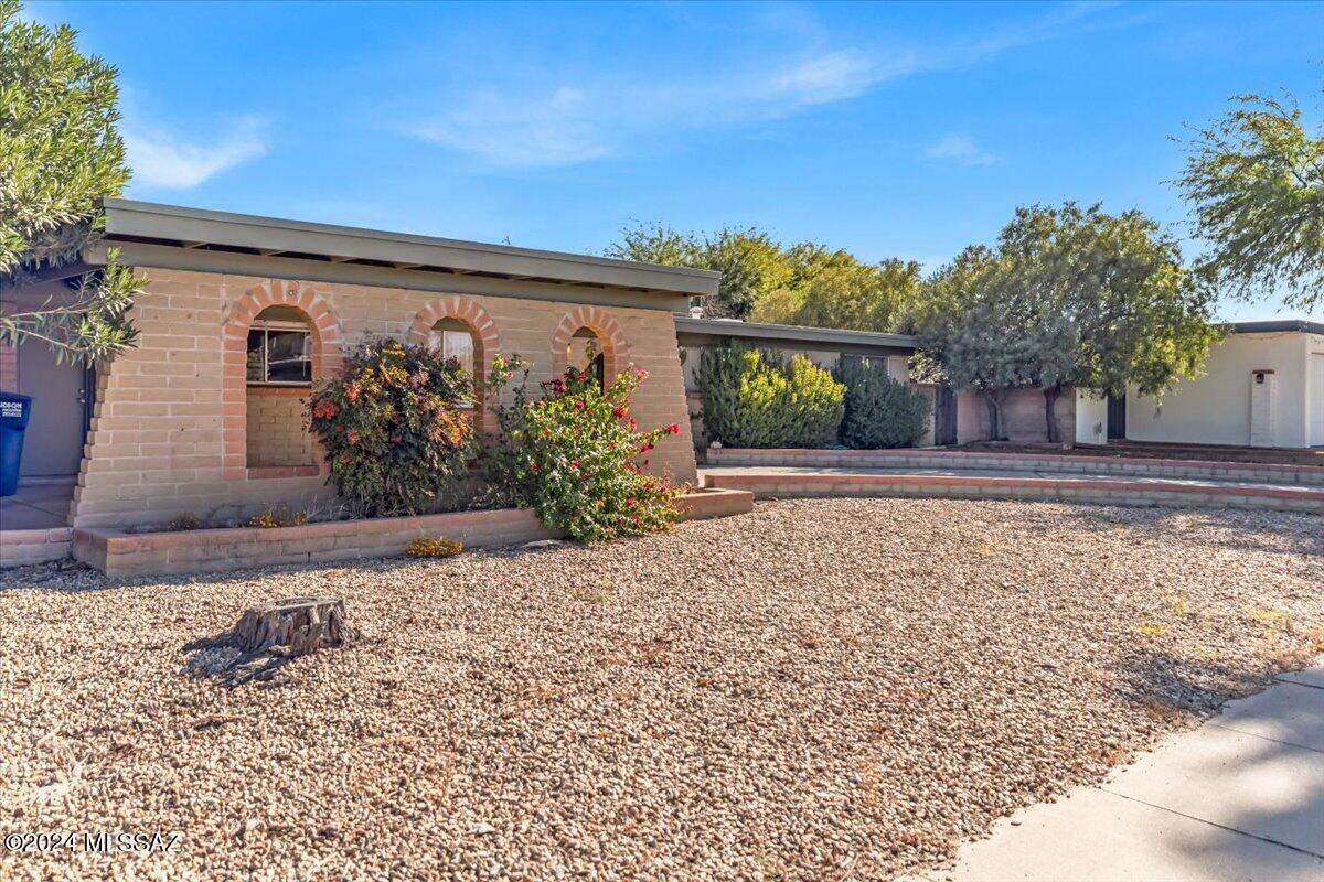 Tucson, AZ 85715,1810 N Heatherbrae Avenue