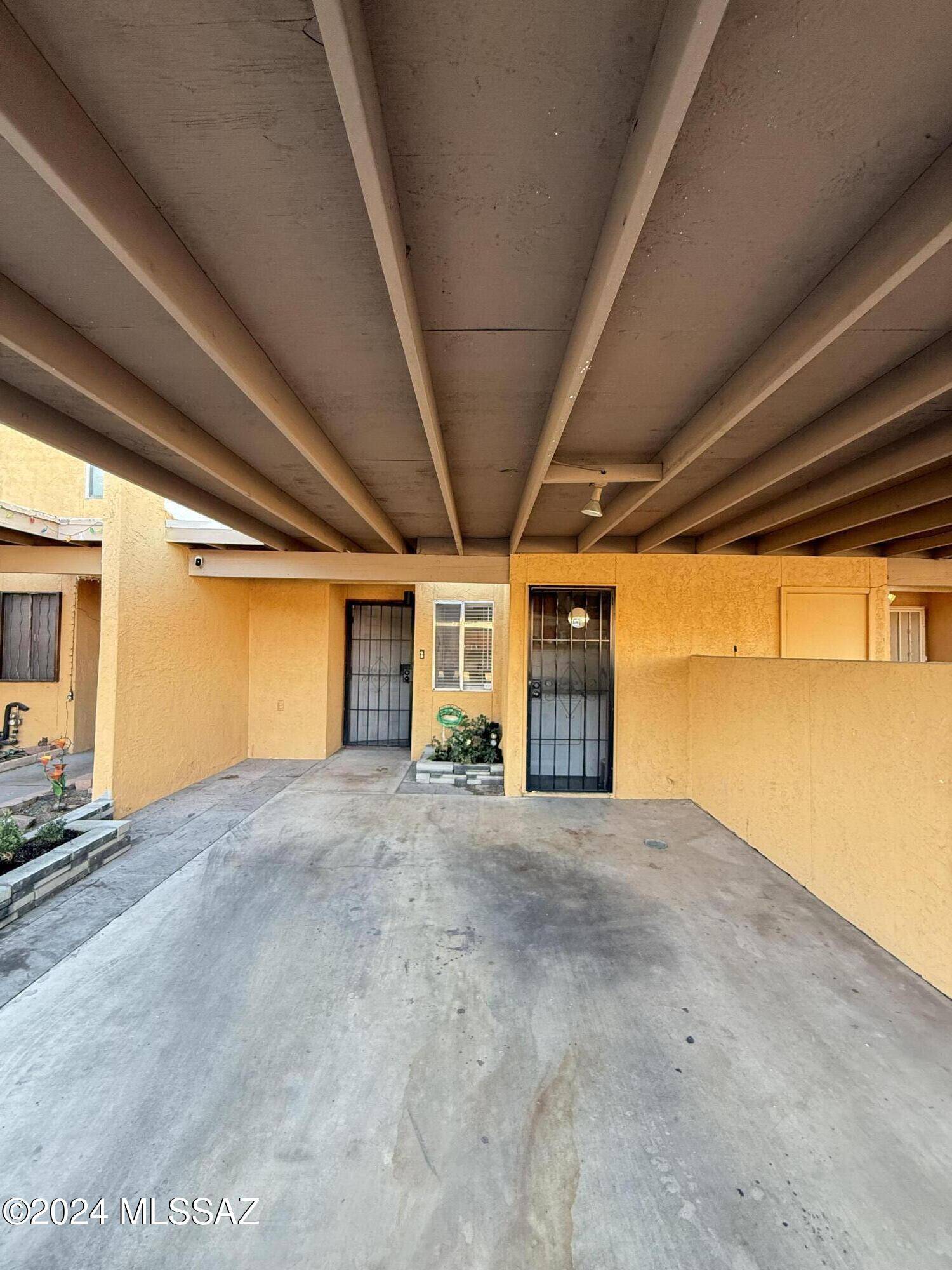 Tucson, AZ 85705,712 W Limberlost Drive #36