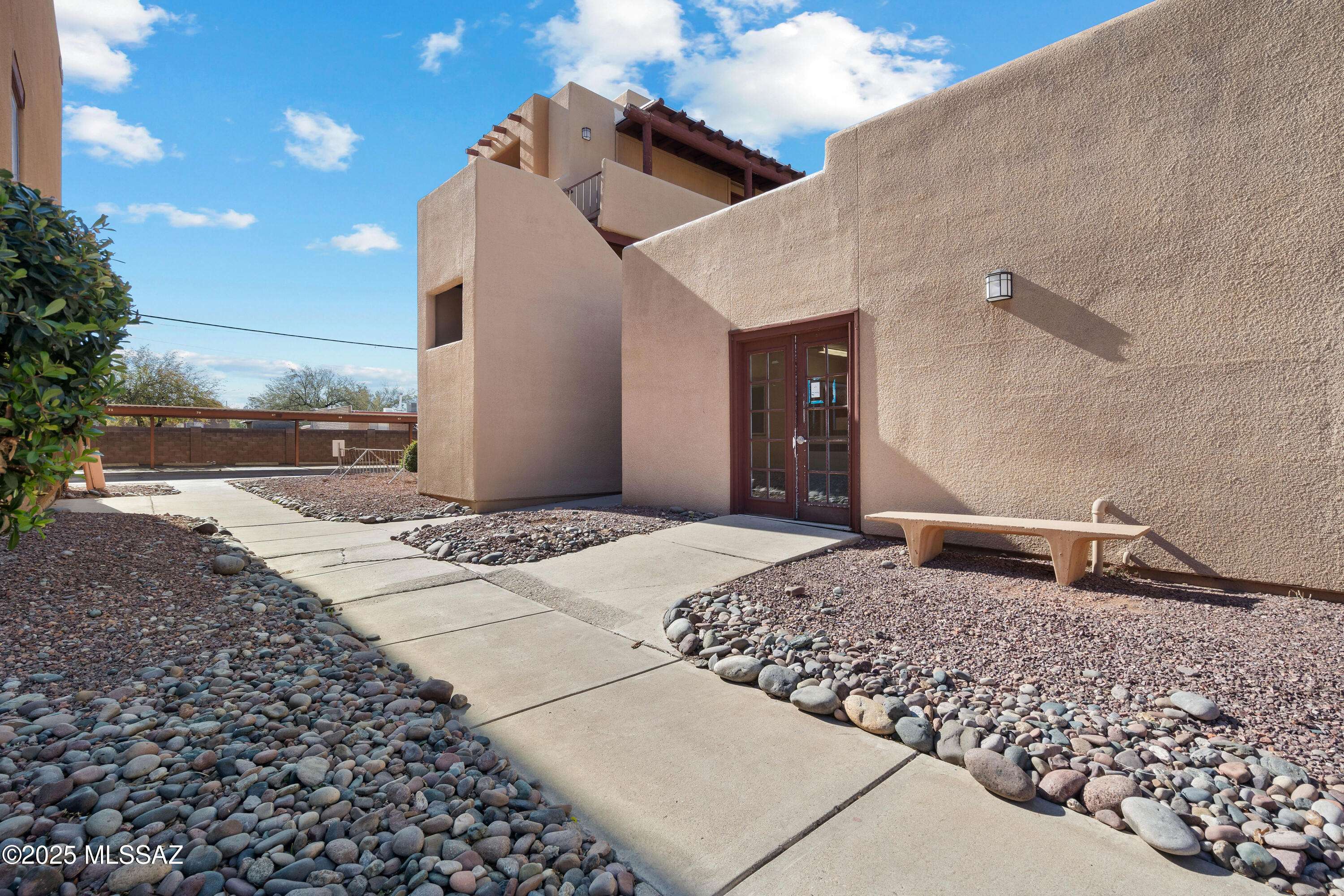 Tucson, AZ 85719,1810 E Blacklidge Drive #504