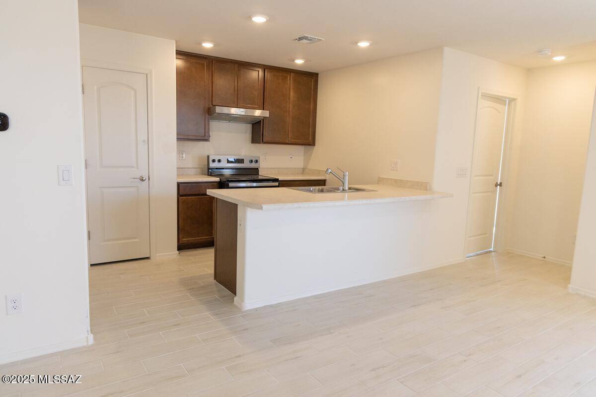 Tucson, AZ 85730,9132 E White Bluff Court
