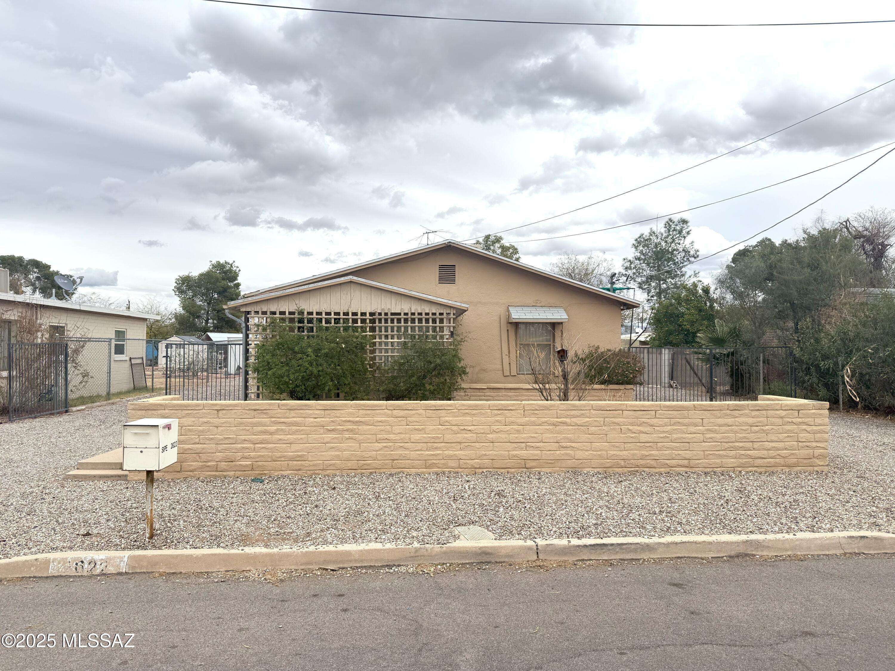 Tucson, AZ 85712,2622 N Walnut Avenue