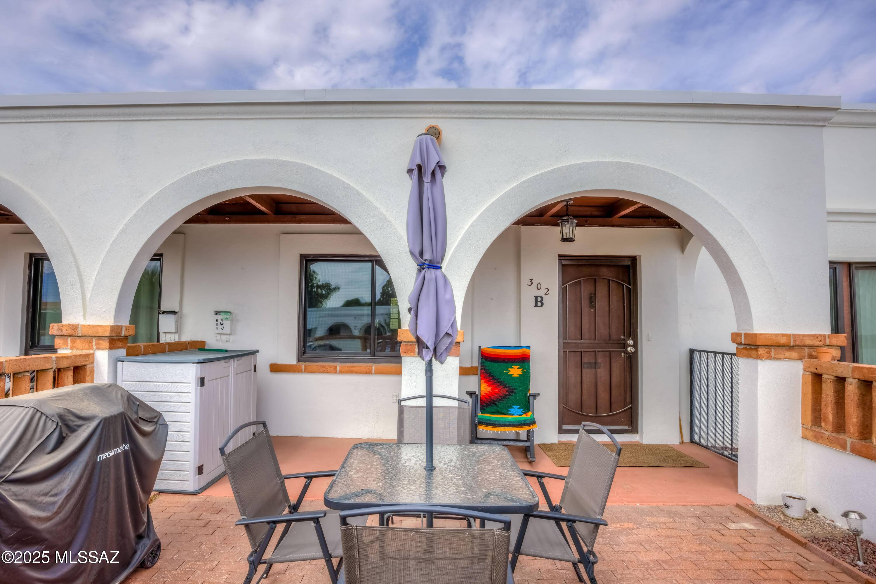 Green Valley, AZ 85614,302 S Paseo Lobo  #B