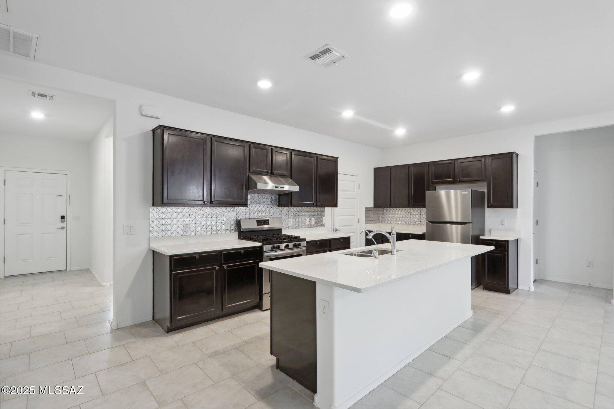 Tucson, AZ 85706,6213 S Blue Water Drive