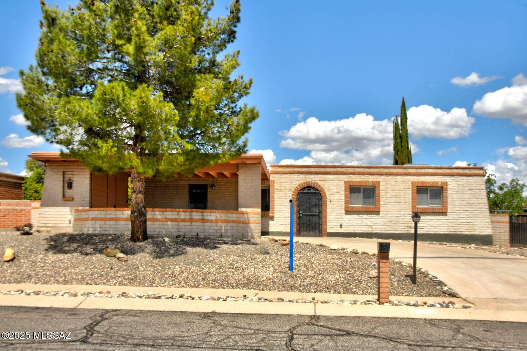 Tucson, AZ 85710,625 S Woodstock Drive