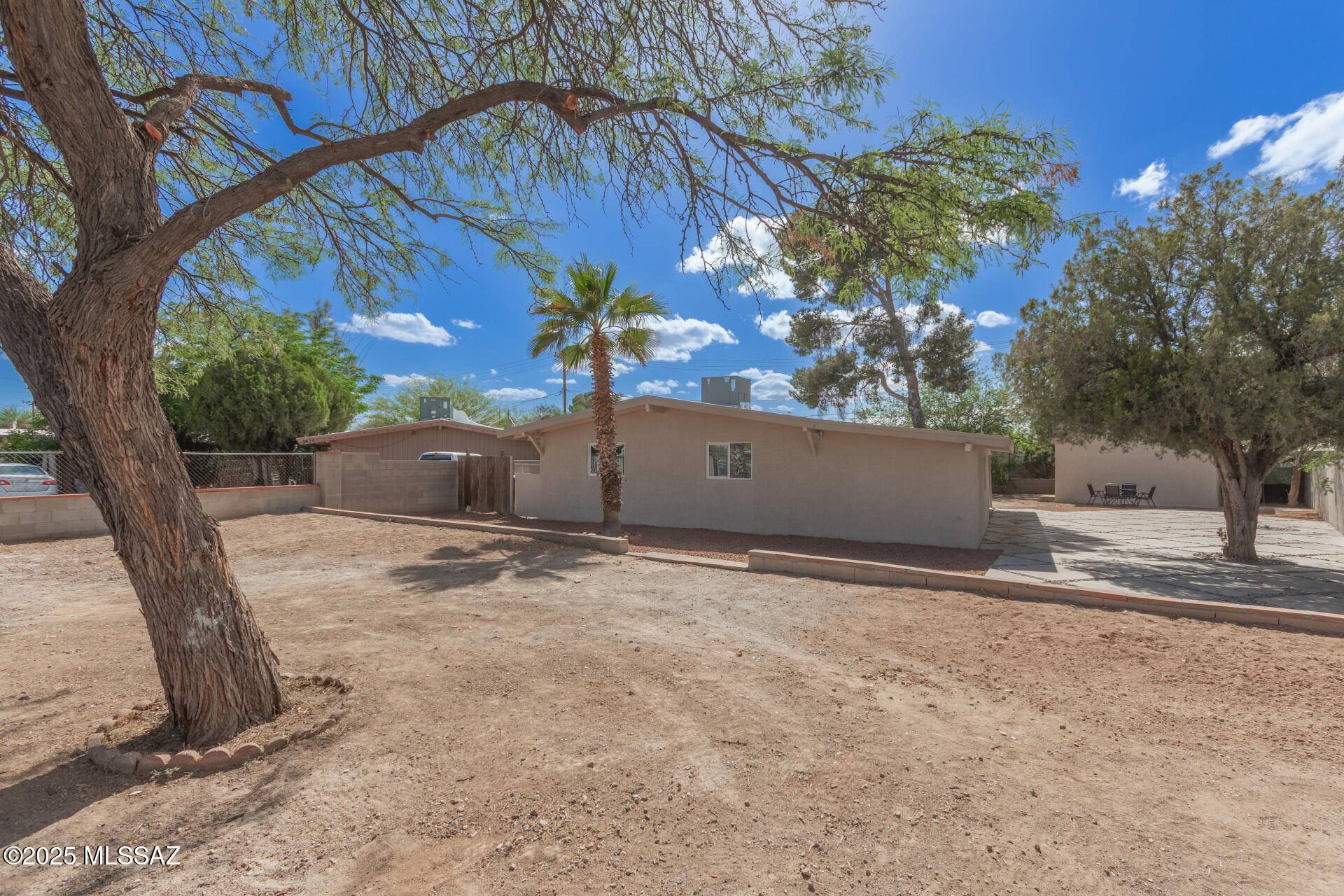 Tucson, AZ 85713,2418 S Edmondson Avenue