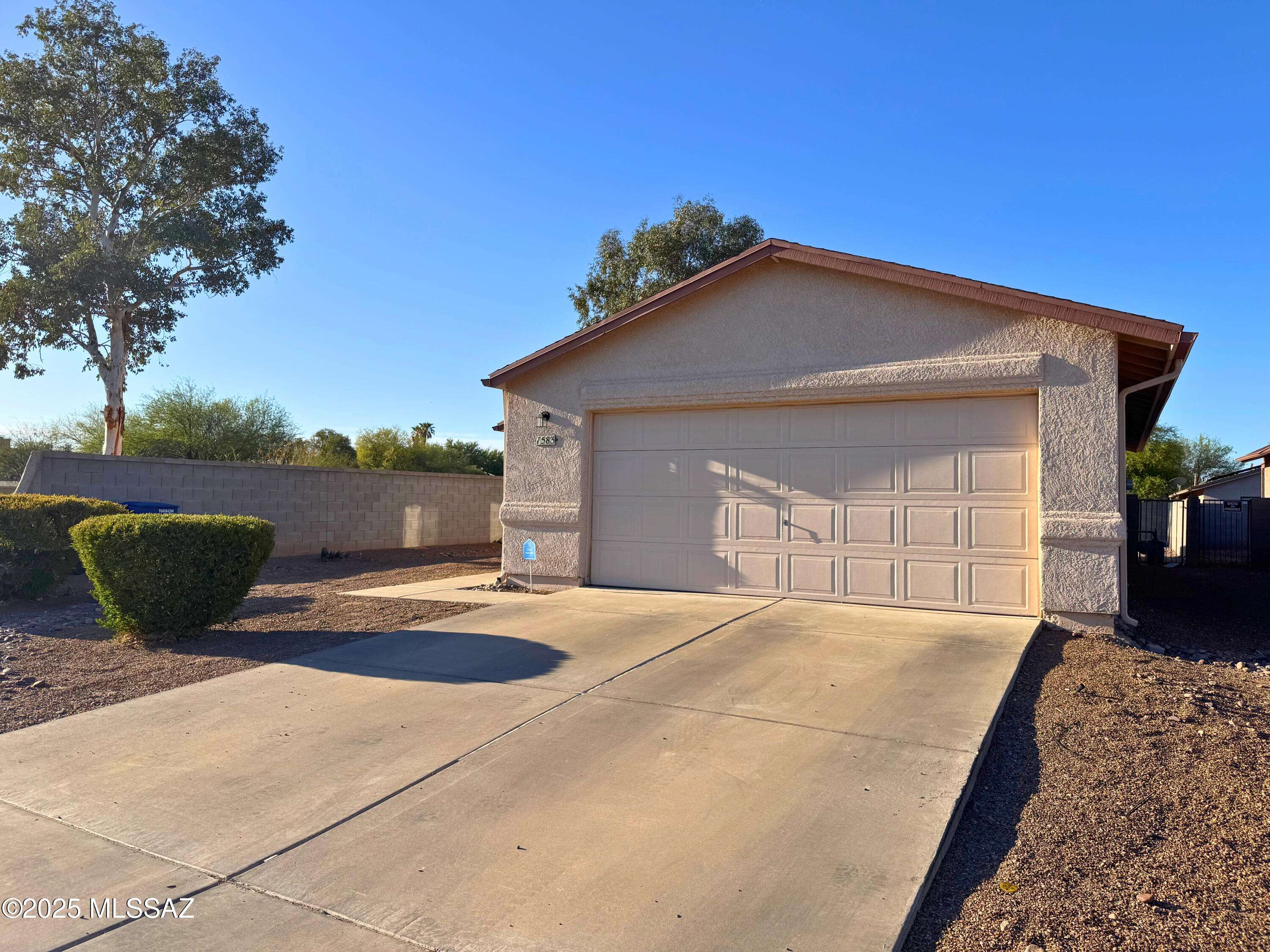 Tucson, AZ 85746,1583 W Maplewood Drive