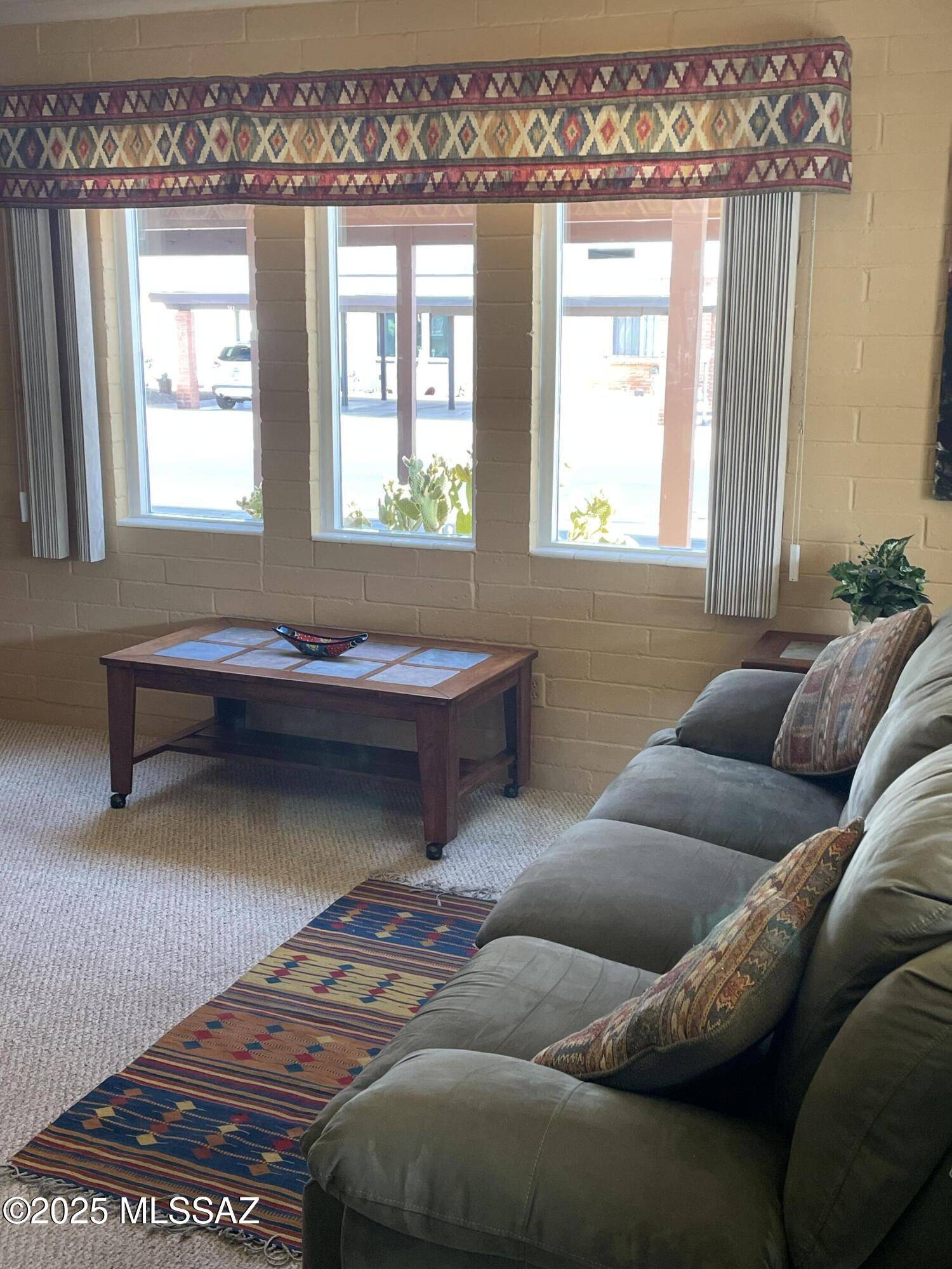 Green Valley, AZ 85614,360 W Camino Del Sonador