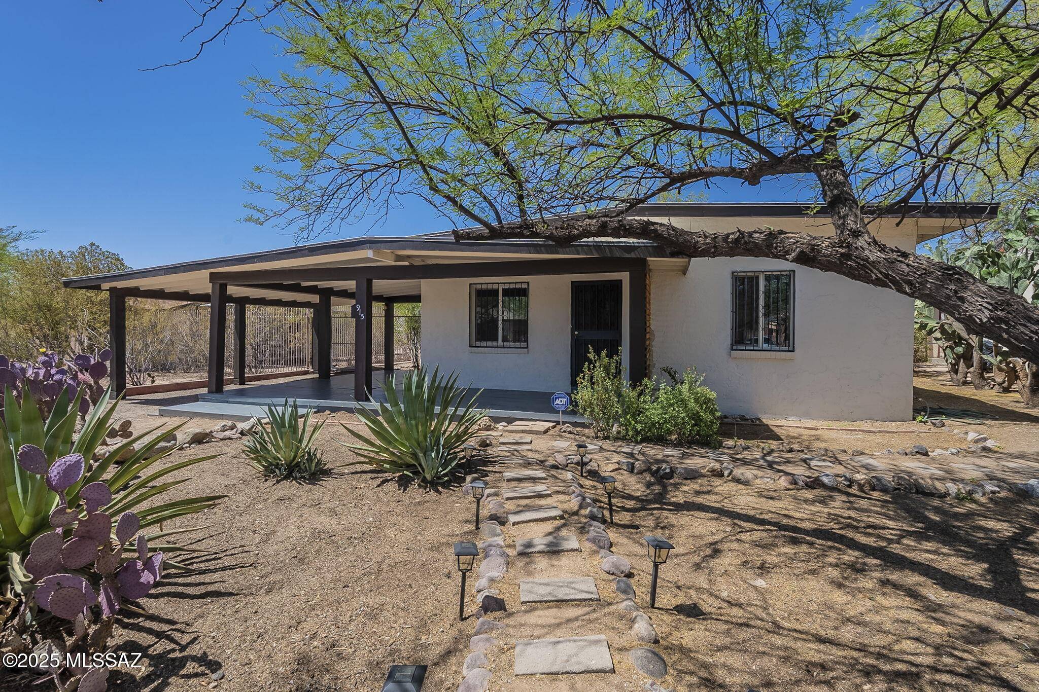 Tucson, AZ 85719,915 E Hampton Street