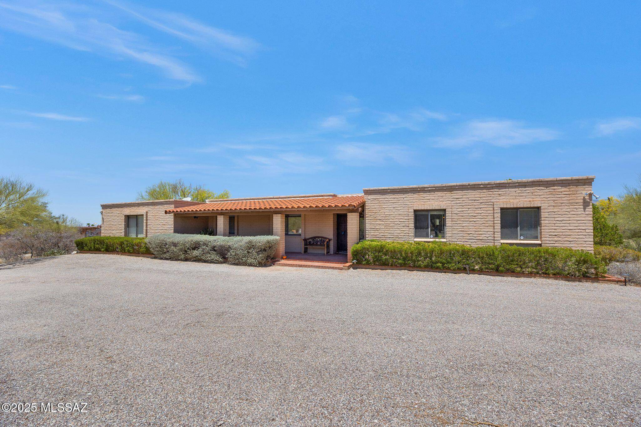 Tucson, AZ 85748,571 N Tanque Verde Loop Road