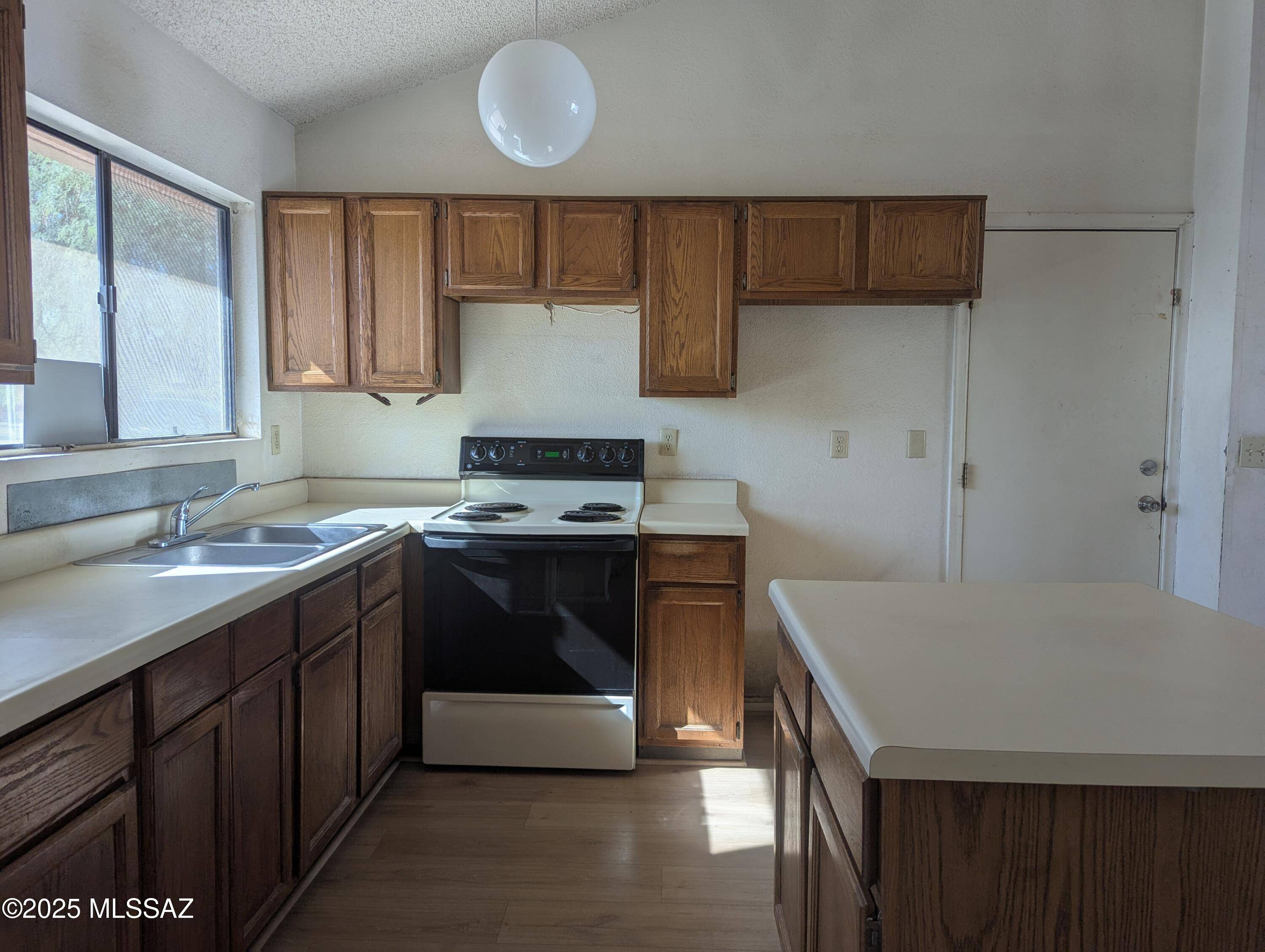 Tucson, AZ 85746,7088 S Camino Grande