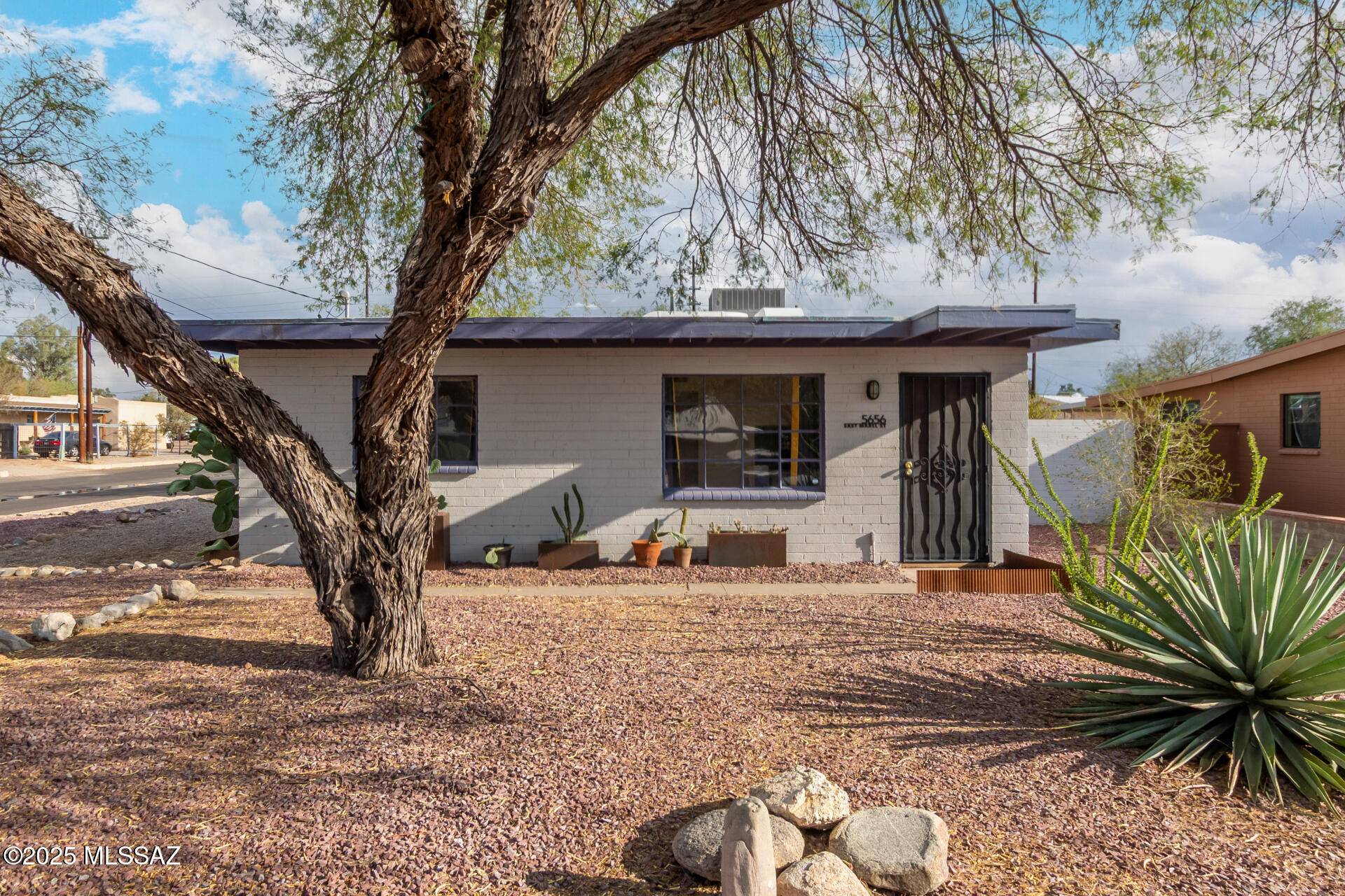 Tucson, AZ 85712,5656 E Mabel Street