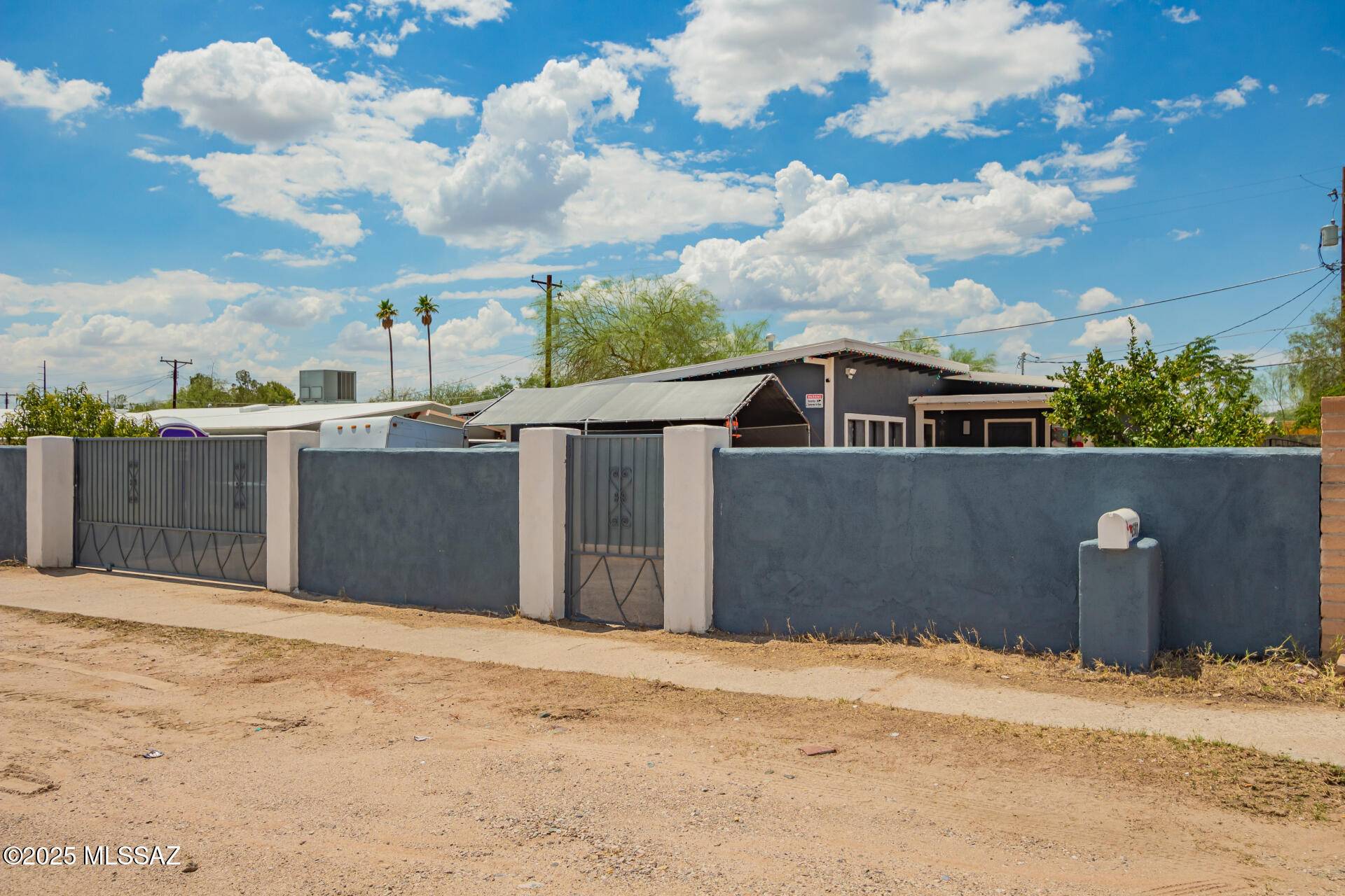 Tucson, AZ 85713,2502 S Forgeus Stravenue