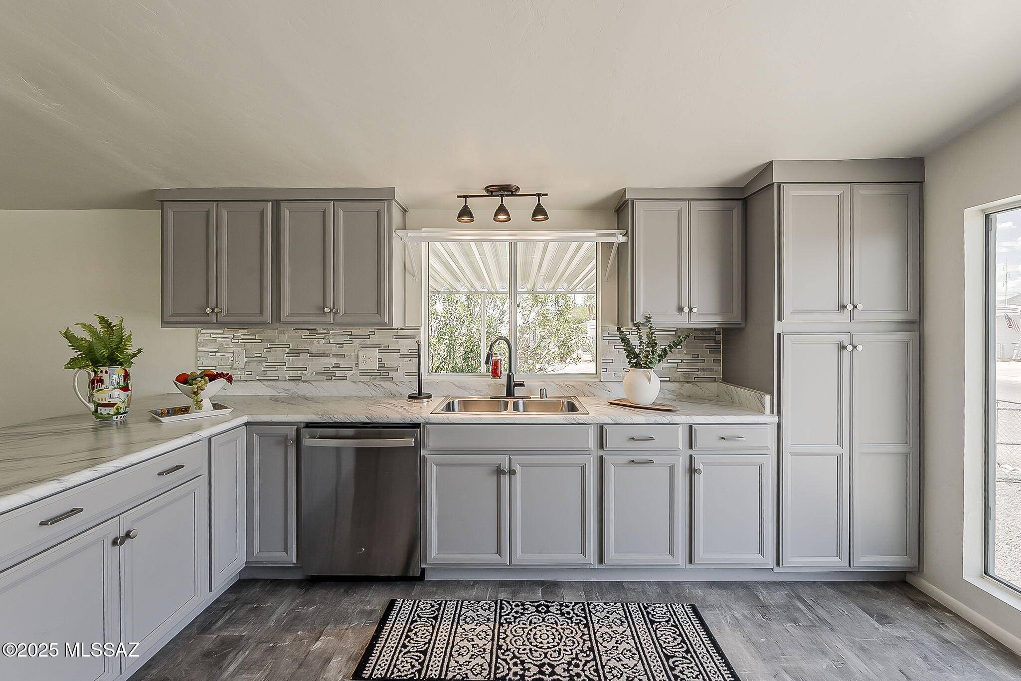 Tucson, AZ 85705,5441 N Royal Palm Drive