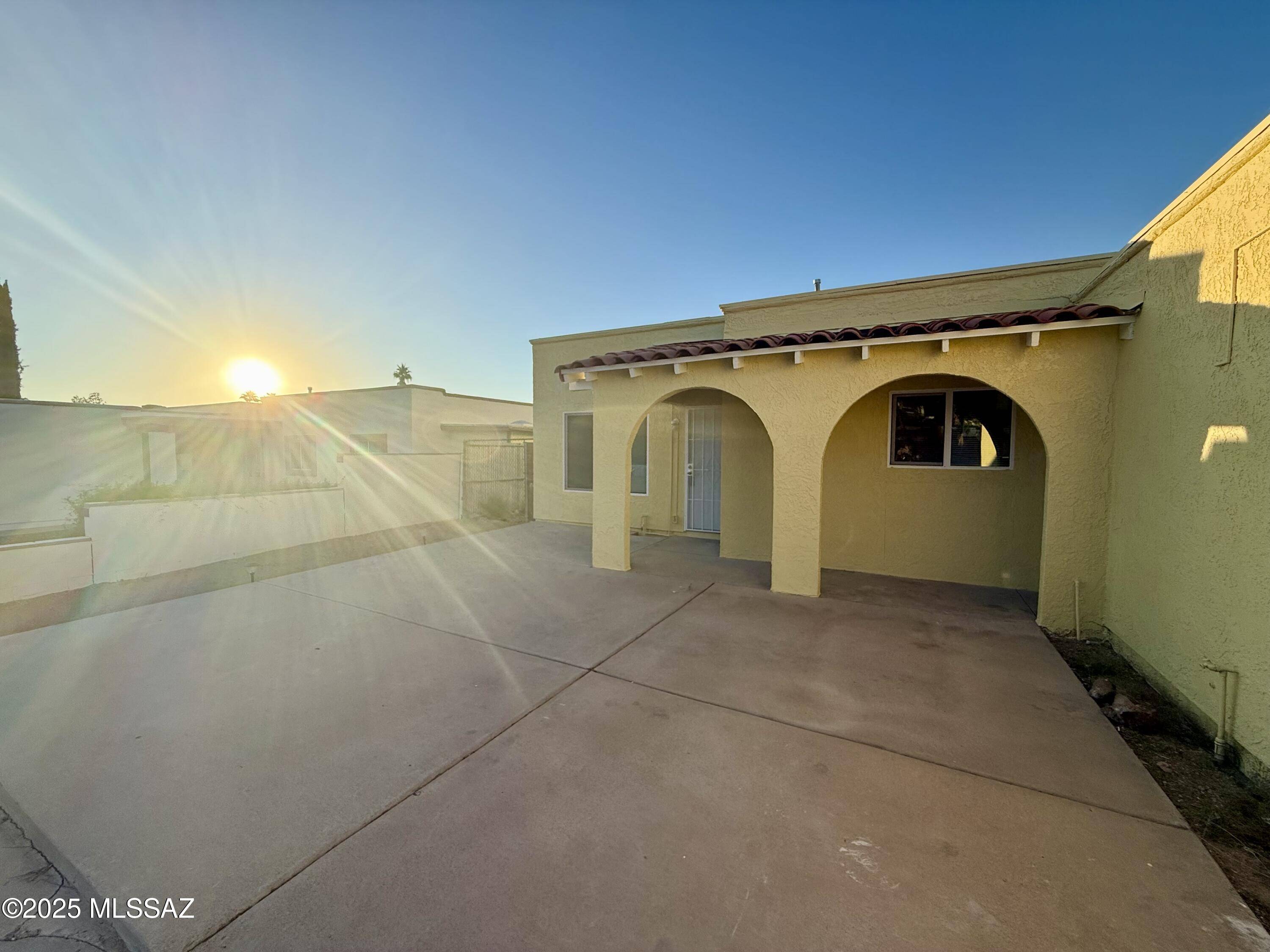 Tucson, AZ 85713,2921 W Saint Tropaz Avenue #1