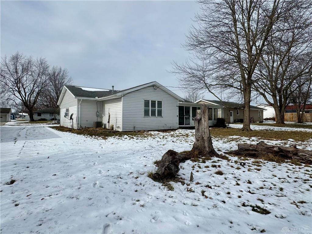 Wapakoneta, OH 45895,810 N Blackhoof Street