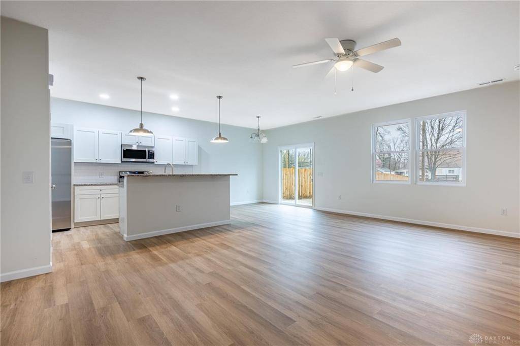 Xenia, OH 45385,476 E Market Street