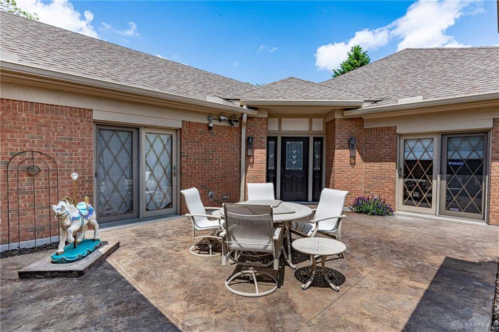 Oakwood, OH 45419,1785 Far Hills Avenue