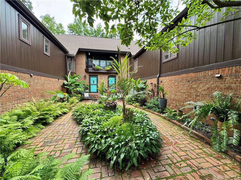 Dayton, OH 45429,101 Blue Gate Circle #1