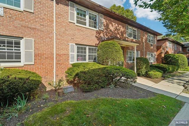 Millburn, NJ 07041,34 Lakeside DR