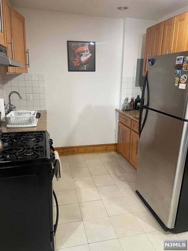 Fort Lee, NJ 07024,3061-3071 Edwin AVE # 4F