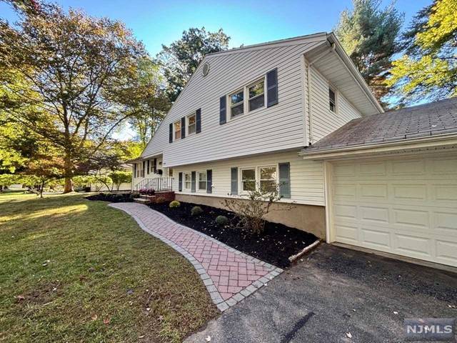 River Vale, NJ 07675,779 Tiffany AVE