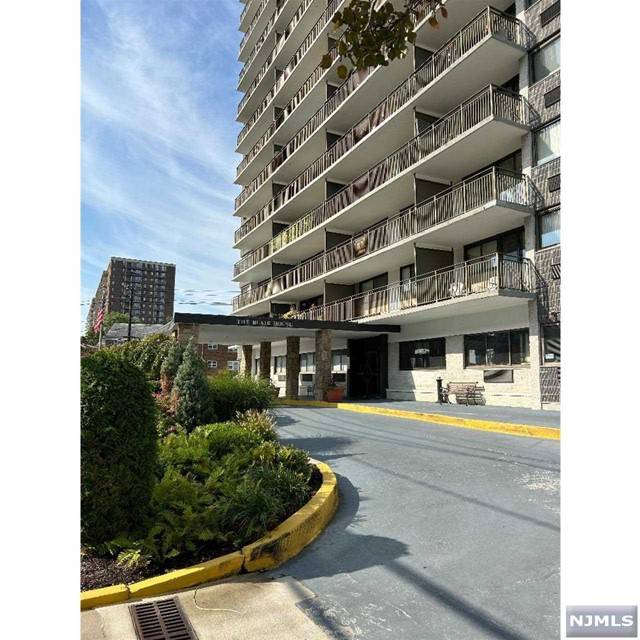 Hackensack, NJ 07601,235 Prospect AVE # 8F