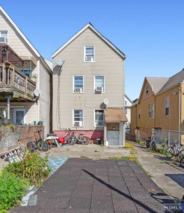 Passaic, NJ 07055,23 Tulip ST