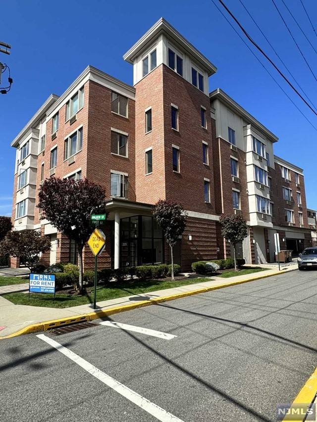 Cliffside Park, NJ 07010,225 Walker ST #307