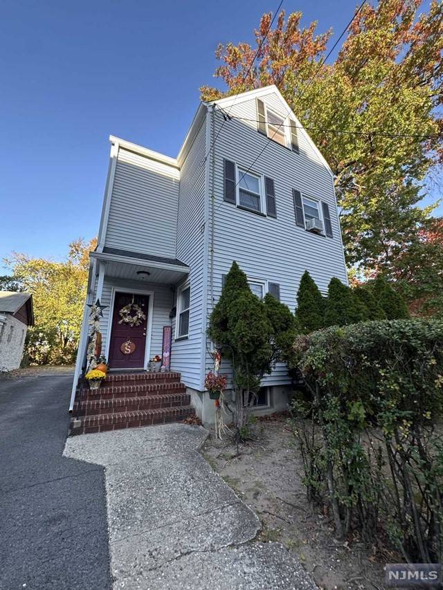 Lyndhurst, NJ 07071,311 Valley Brook AVE #1st Fl