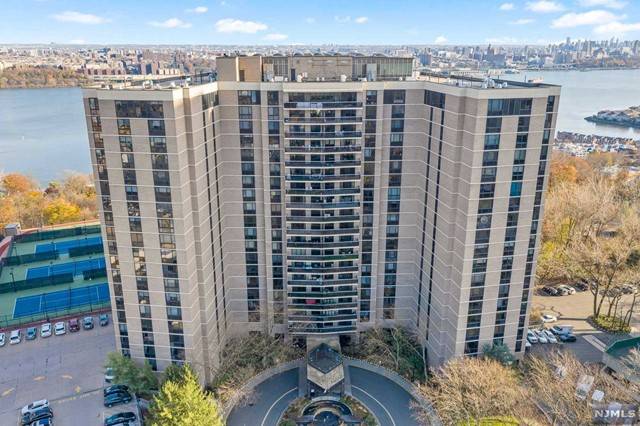 Fort Lee, NJ 07024,1512 Palisade AVE # 19R